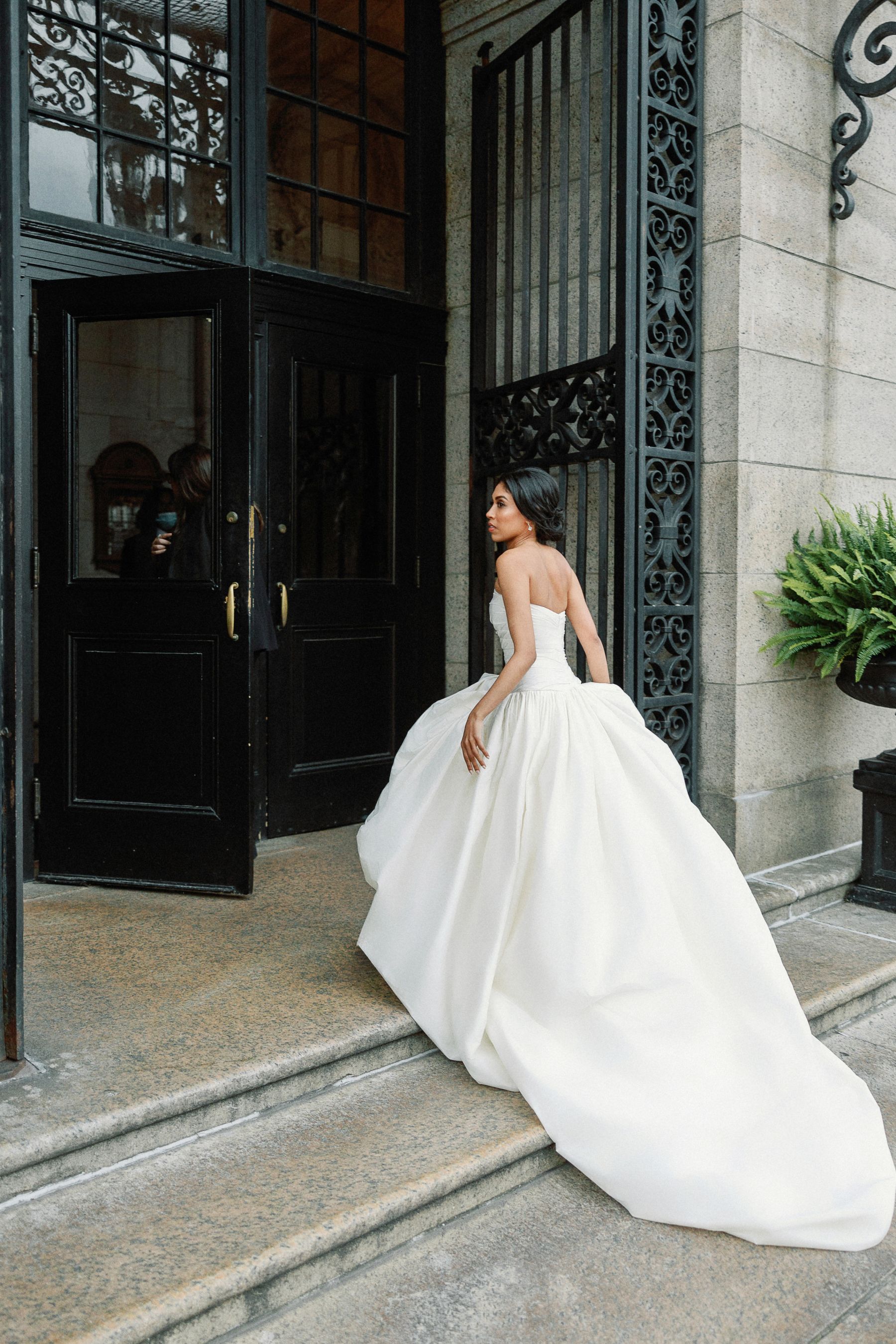 Chapters of Love: Shanuki and Josh's Chic Wedding at Boston Public Library  photo