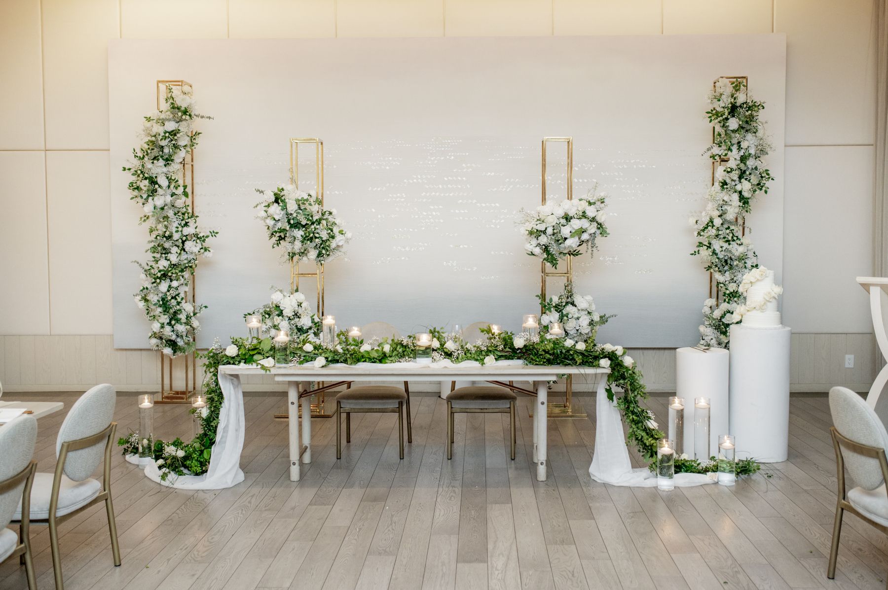 Dancing Through Life: Julia and Diogo's Harmonious Union at The Pearle Hotel &amp; Spa photo