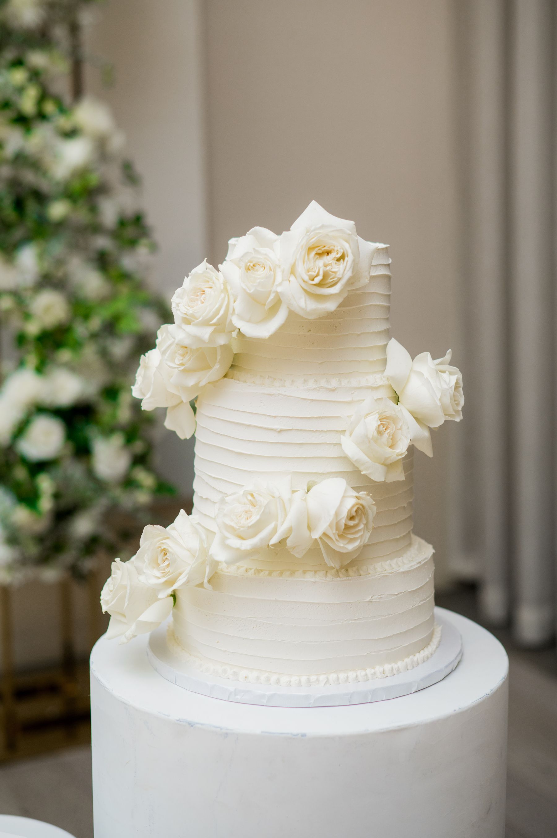 Dancing Through Life: Julia and Diogo's Harmonious Union at The Pearle Hotel &amp; Spa photo