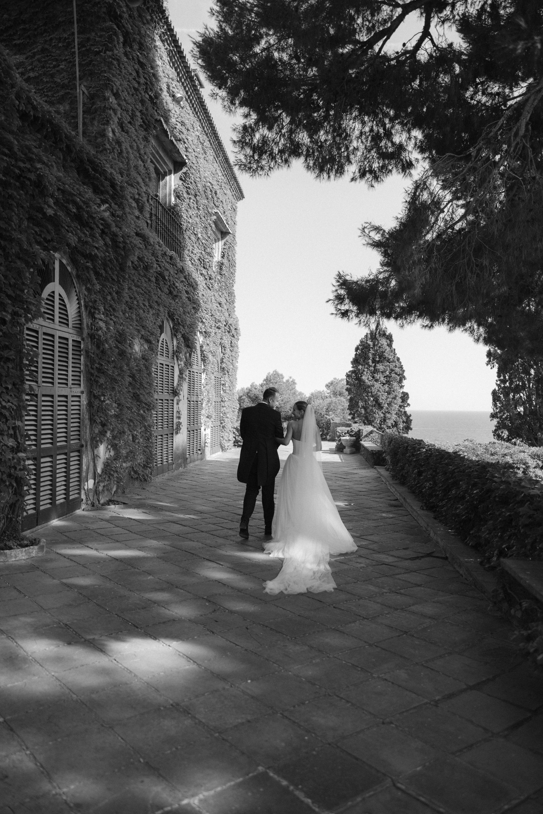 Where Sea Meets Soul: Tatiana and Dan's Elegant Mediterranean Dream at Casa Santa Clotilde photo