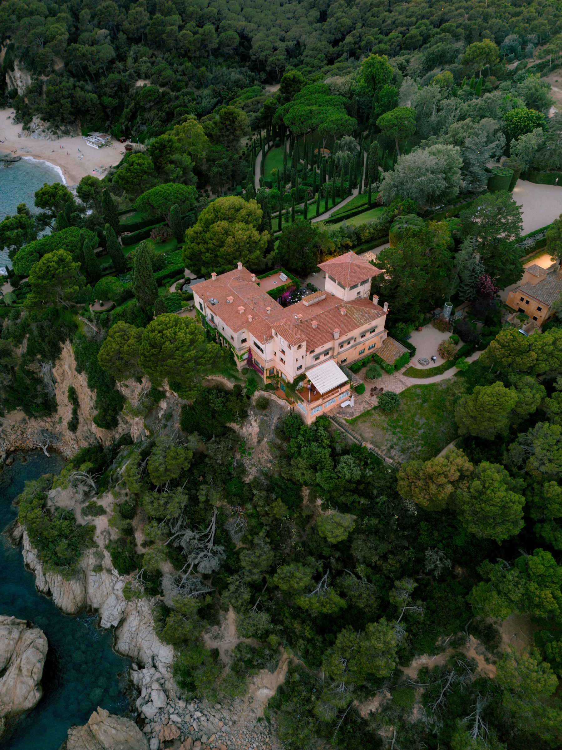 Where Sea Meets Soul: Tatiana and Dan's Elegant Mediterranean Dream at Casa Santa Clotilde photo