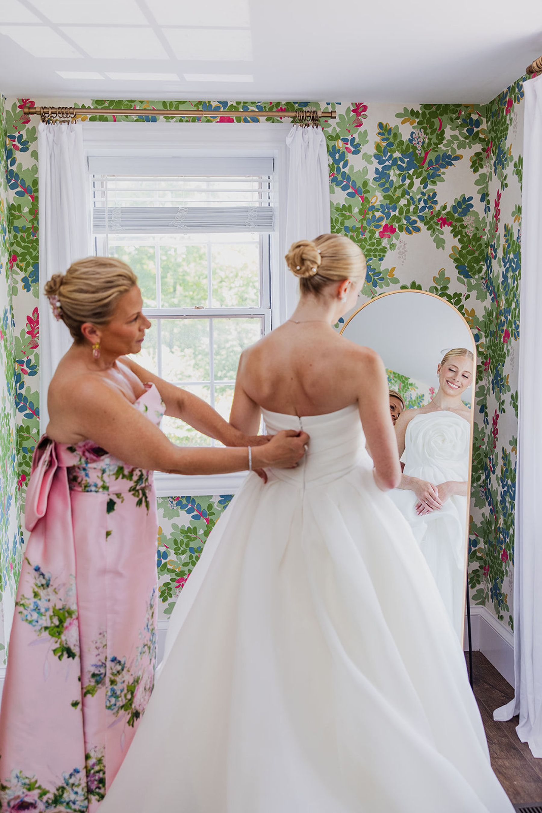 A Love Story in Pink: Caitlin and Zach's Exquisite Wedding at Hamilton Farm Golf Club photo
