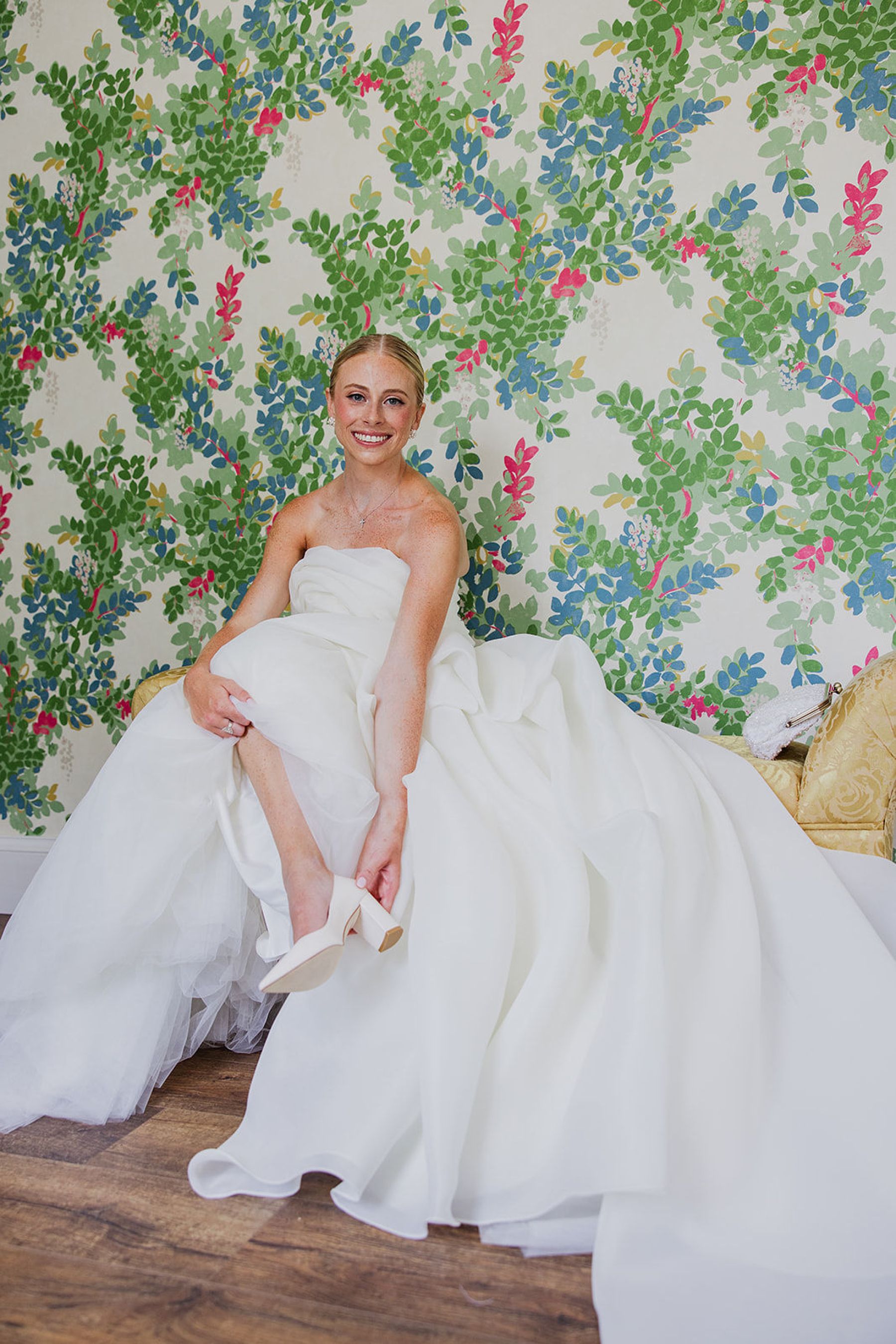 A Love Story in Pink: Caitlin and Zach's Exquisite Wedding at Hamilton Farm Golf Club photo