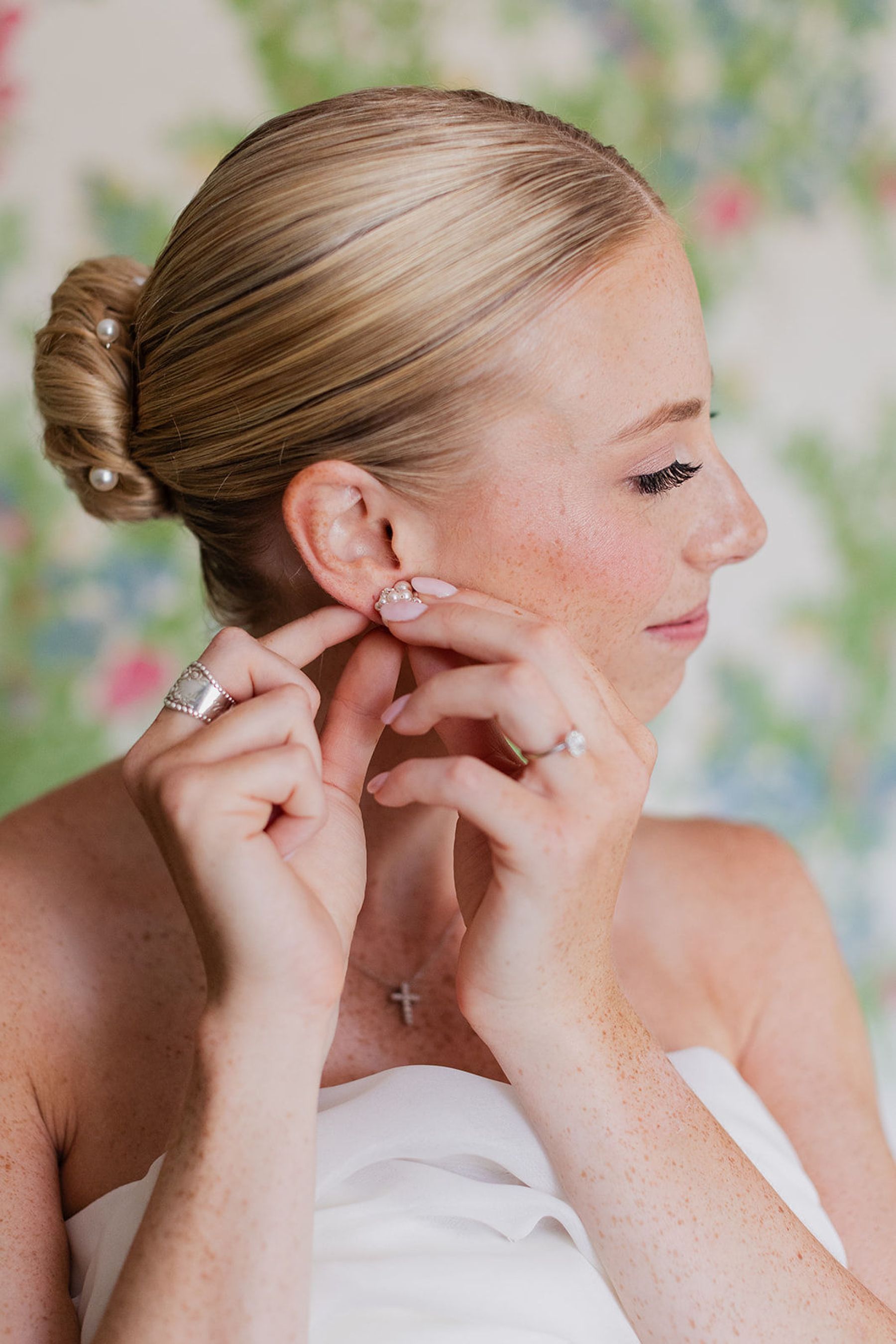 A Love Story in Pink: Caitlin and Zach's Exquisite Wedding at Hamilton Farm Golf Club photo