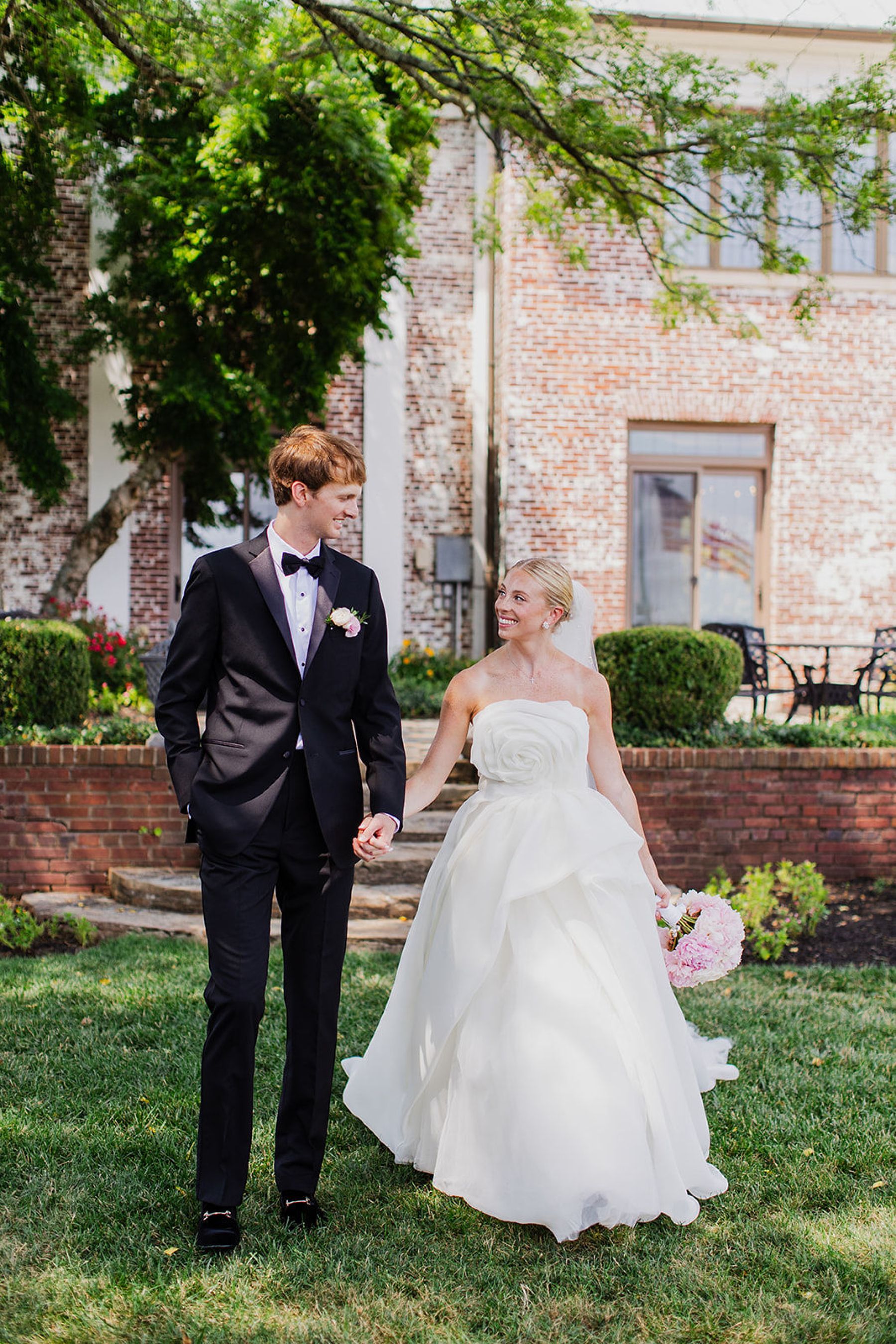 A Love Story in Pink: Caitlin and Zach's Exquisite Wedding at Hamilton Farm Golf Club photo