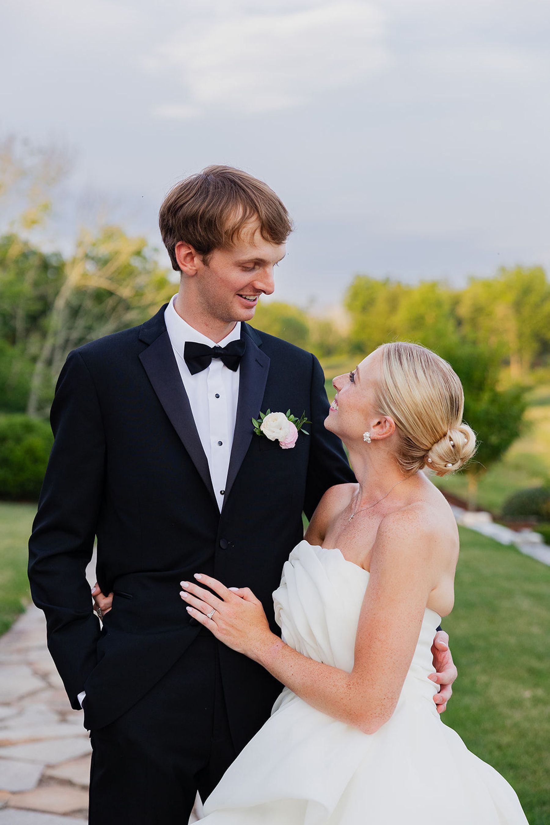 A Love Story in Pink: Caitlin and Zach's Exquisite Wedding at Hamilton Farm Golf Club photo