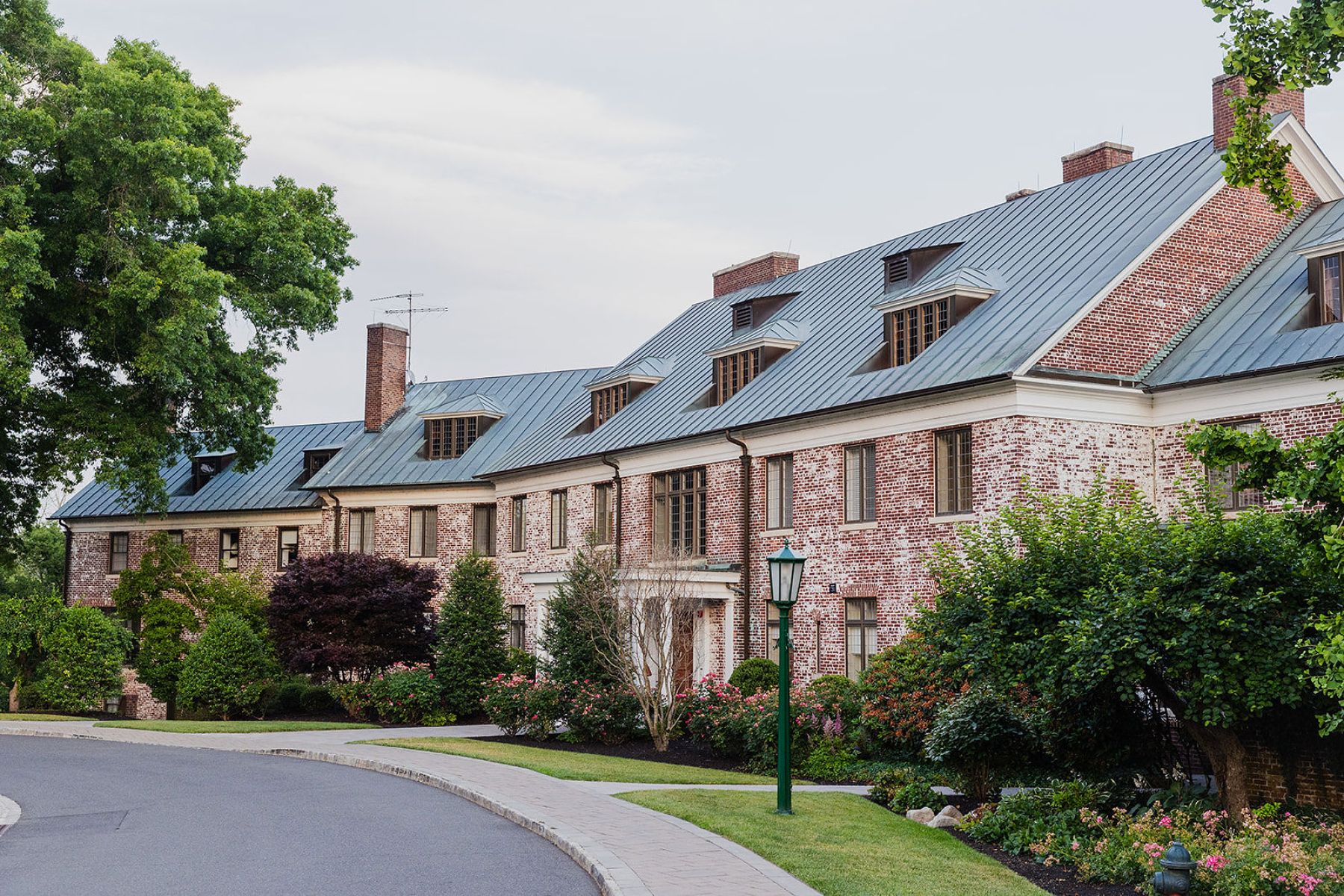 A Love Story in Pink: Caitlin and Zach's Exquisite Wedding at Hamilton Farm Golf Club photo
