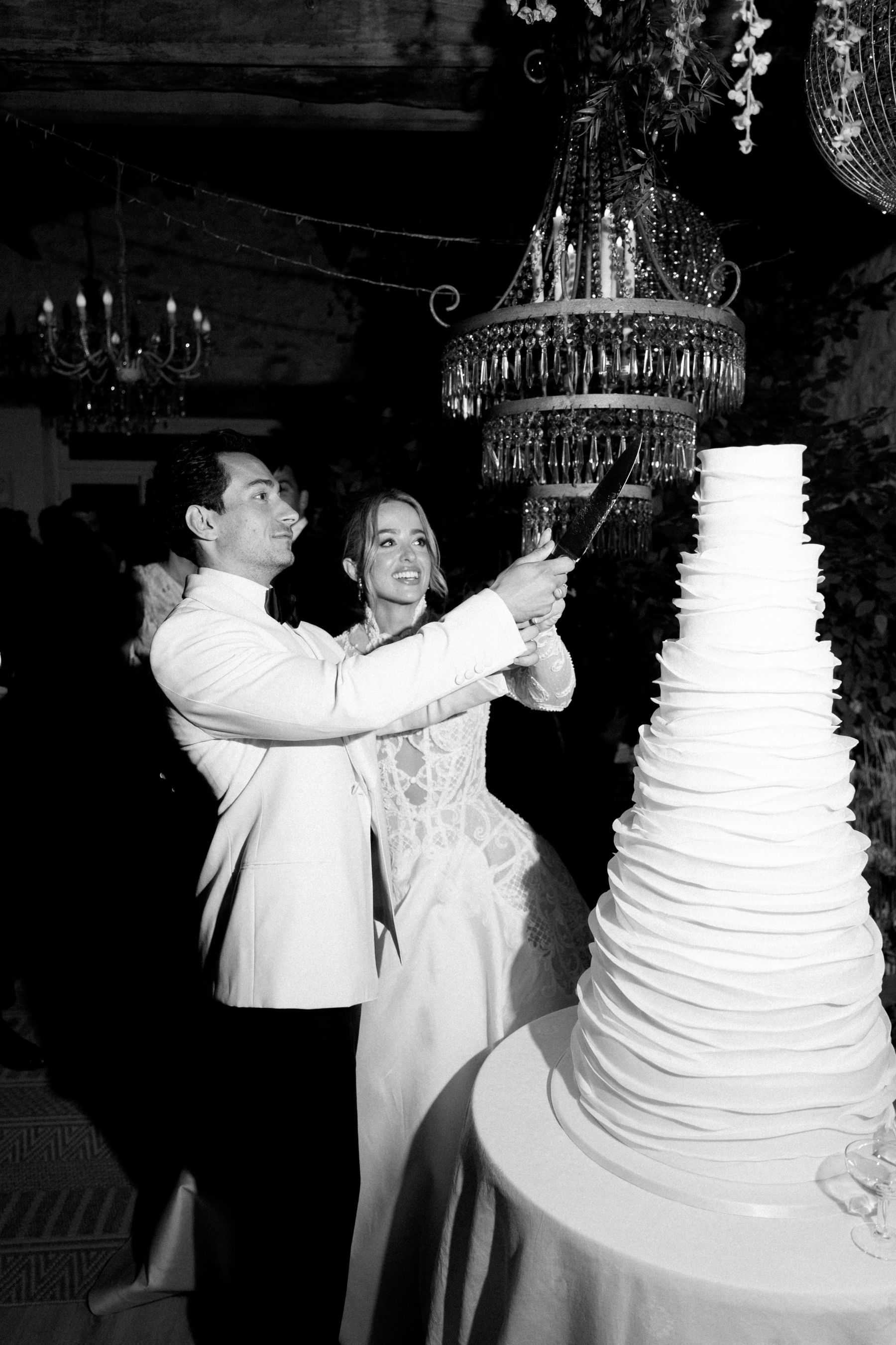 Old Hollywood in Cognac: Samantha and Oliver's Vintage Glamour Wedding at No3 the Chateau photo