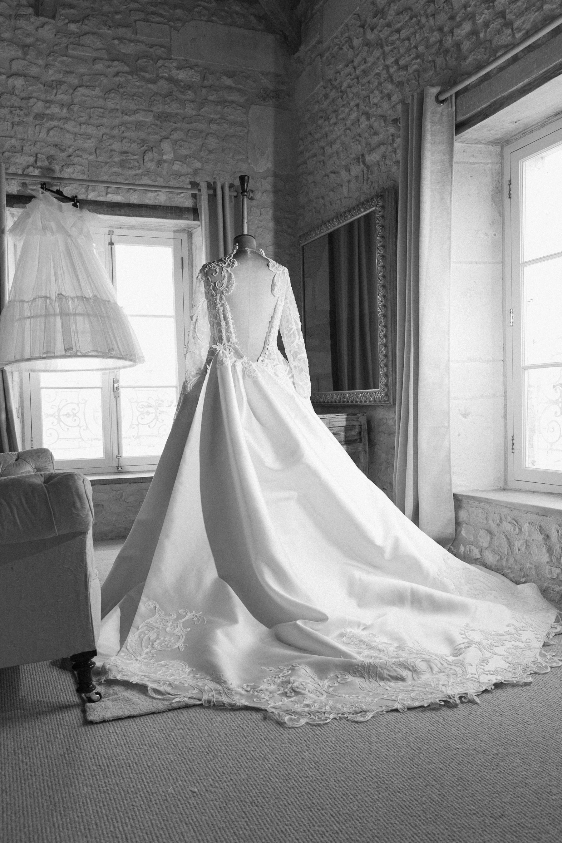 Old Hollywood in Cognac: Samantha and Oliver's Vintage Glamour Wedding at No3 the Chateau photo