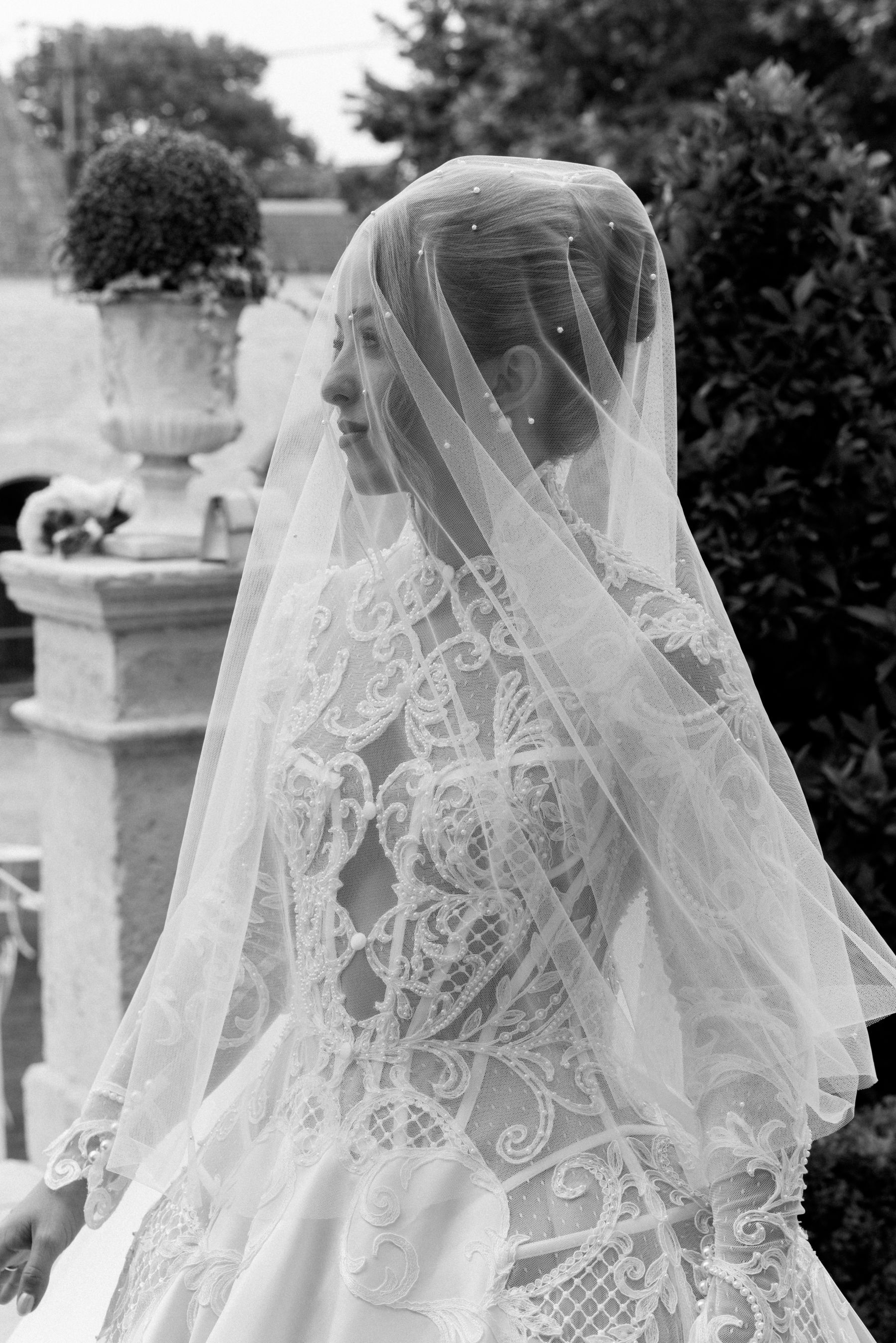 Old Hollywood in Cognac: Samantha and Oliver's Vintage Glamour Wedding at No3 the Chateau photo