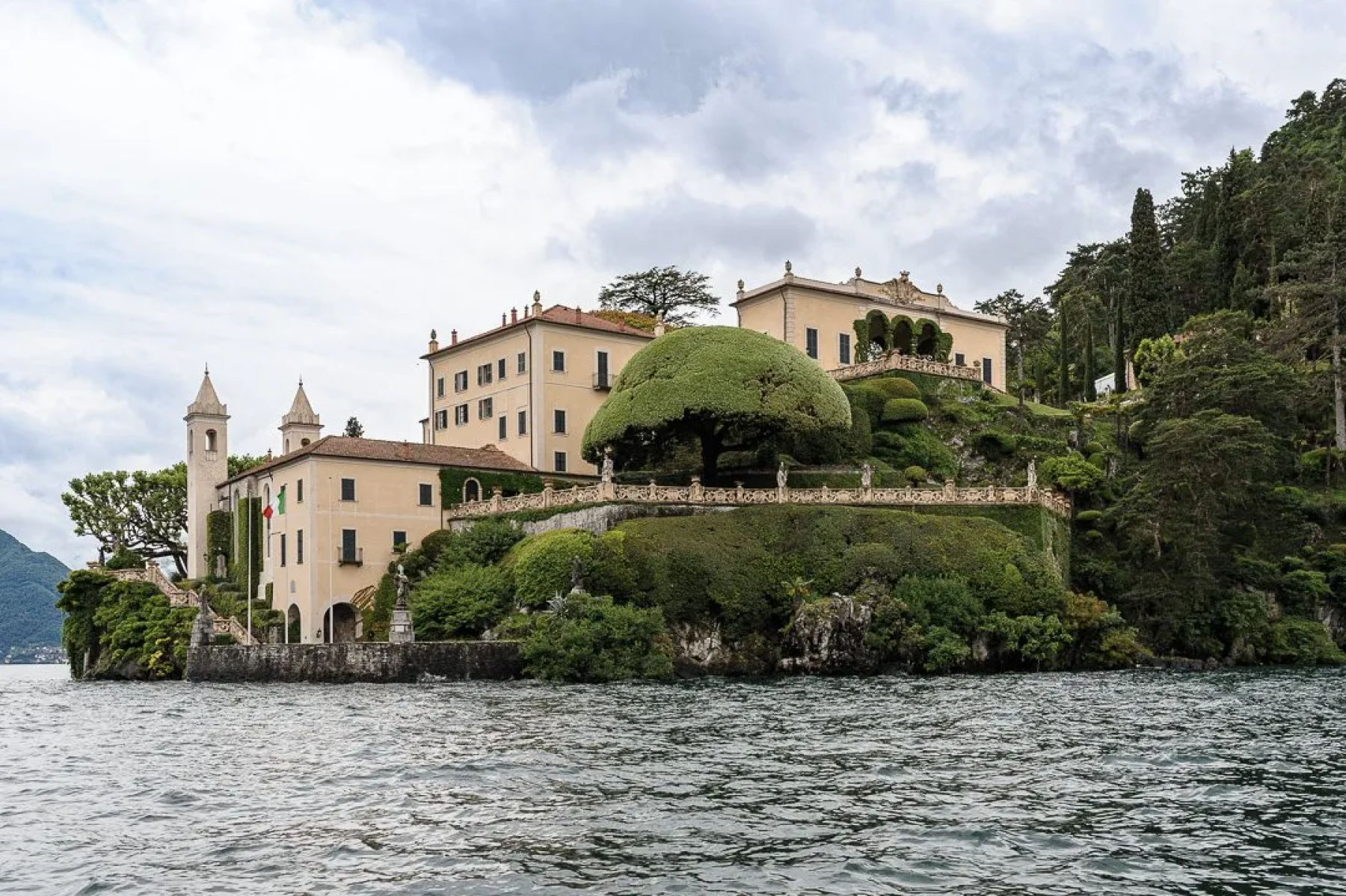 Eternal Love, Italian Style: Shideh and Payam's Charming Wedding at Villa Balbianello photo
