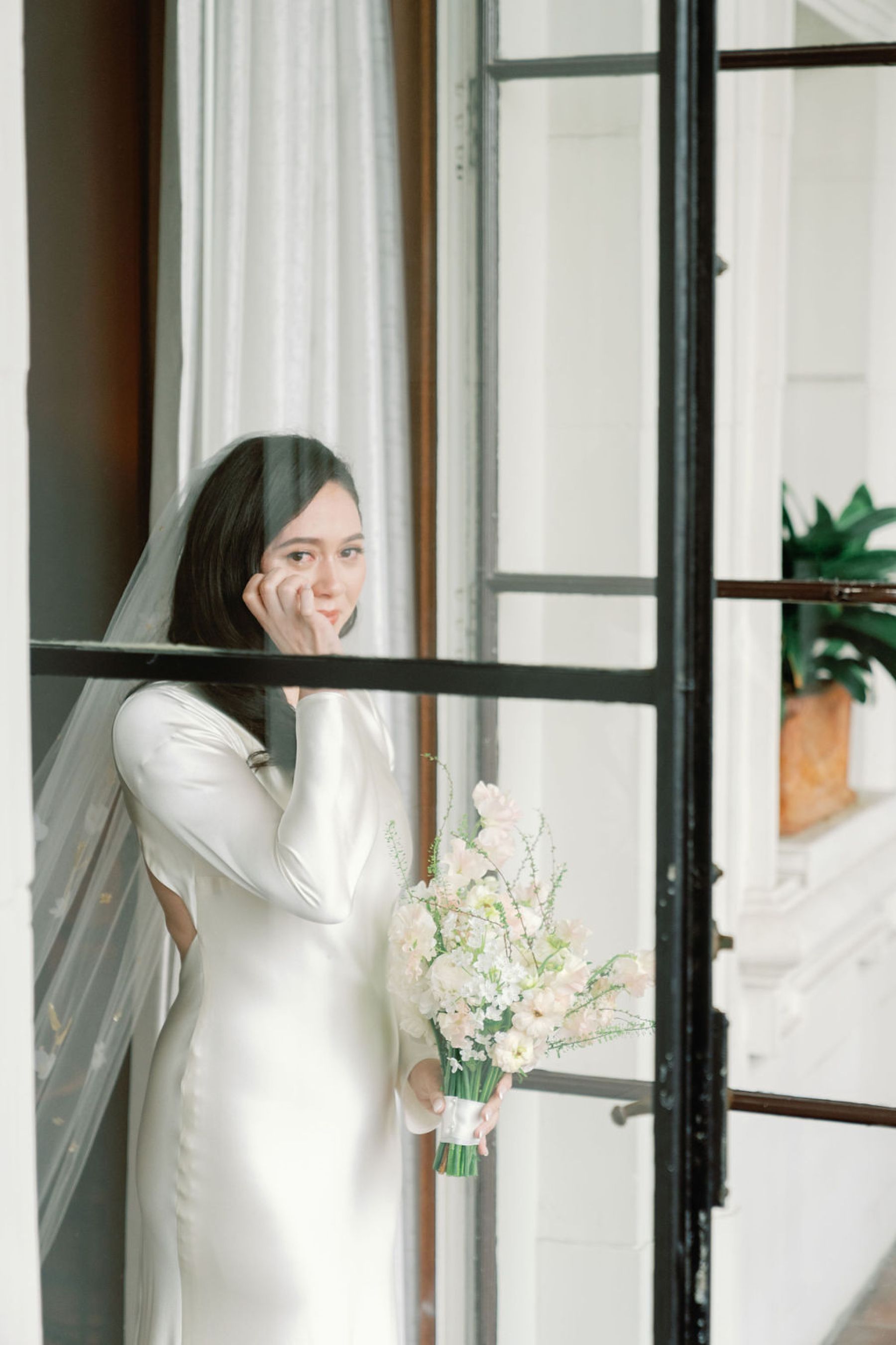 Heart in the City: Kerrie &amp; Daniel’s Elegant Wedding at San Francisco City Hall photo