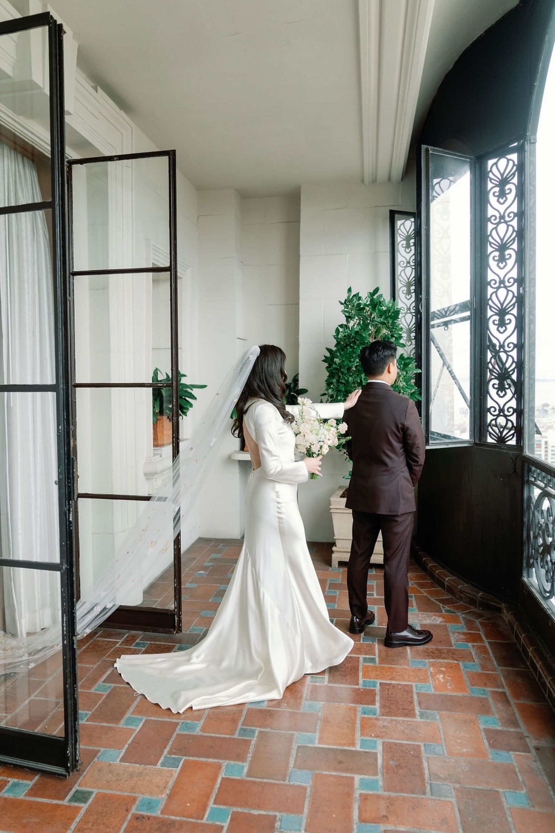 Heart in the City: Kerrie &amp; Daniel’s Elegant Wedding at San Francisco City Hall photo