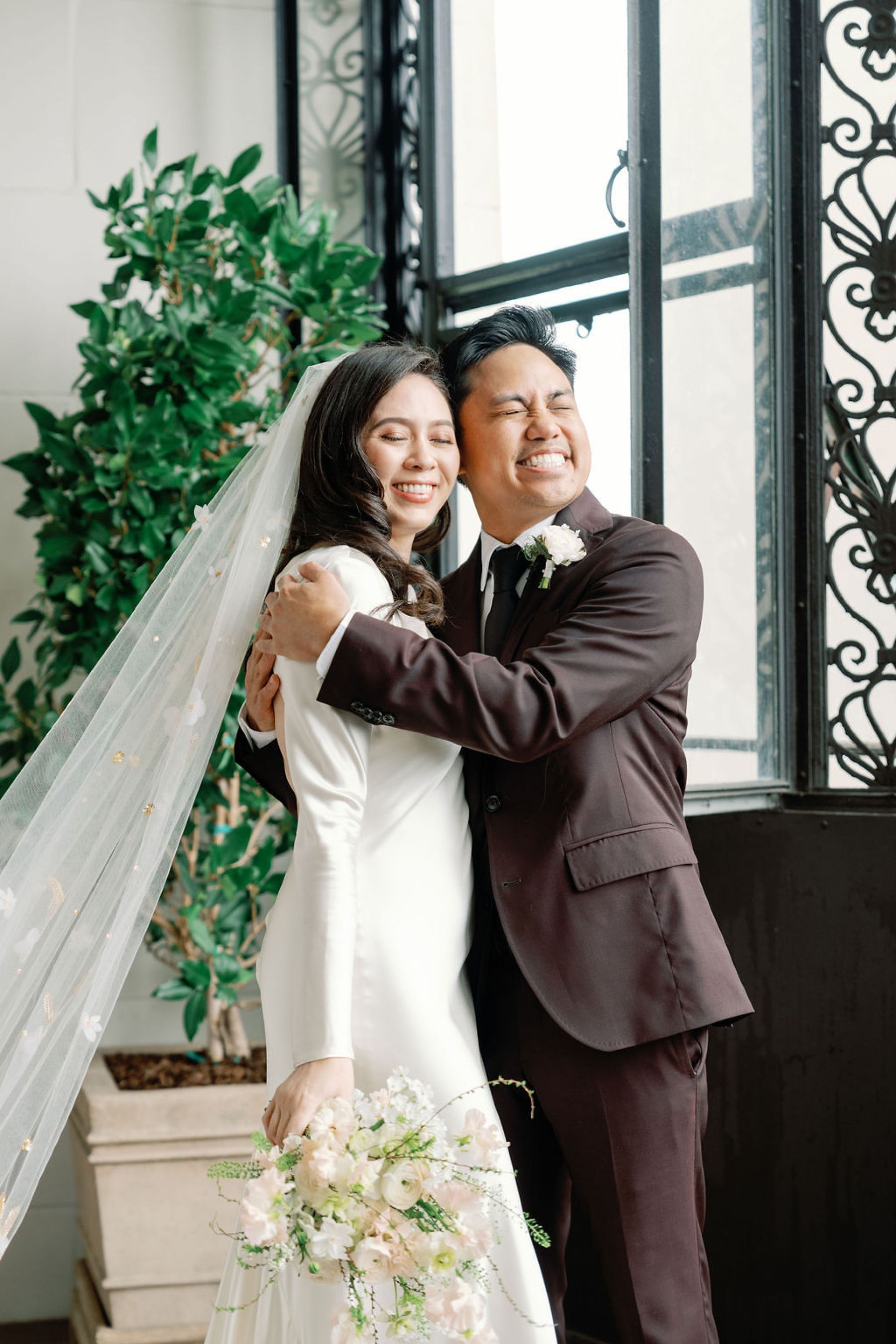 Heart in the City: Kerrie &amp; Daniel’s Elegant Wedding at San Francisco City Hall photo