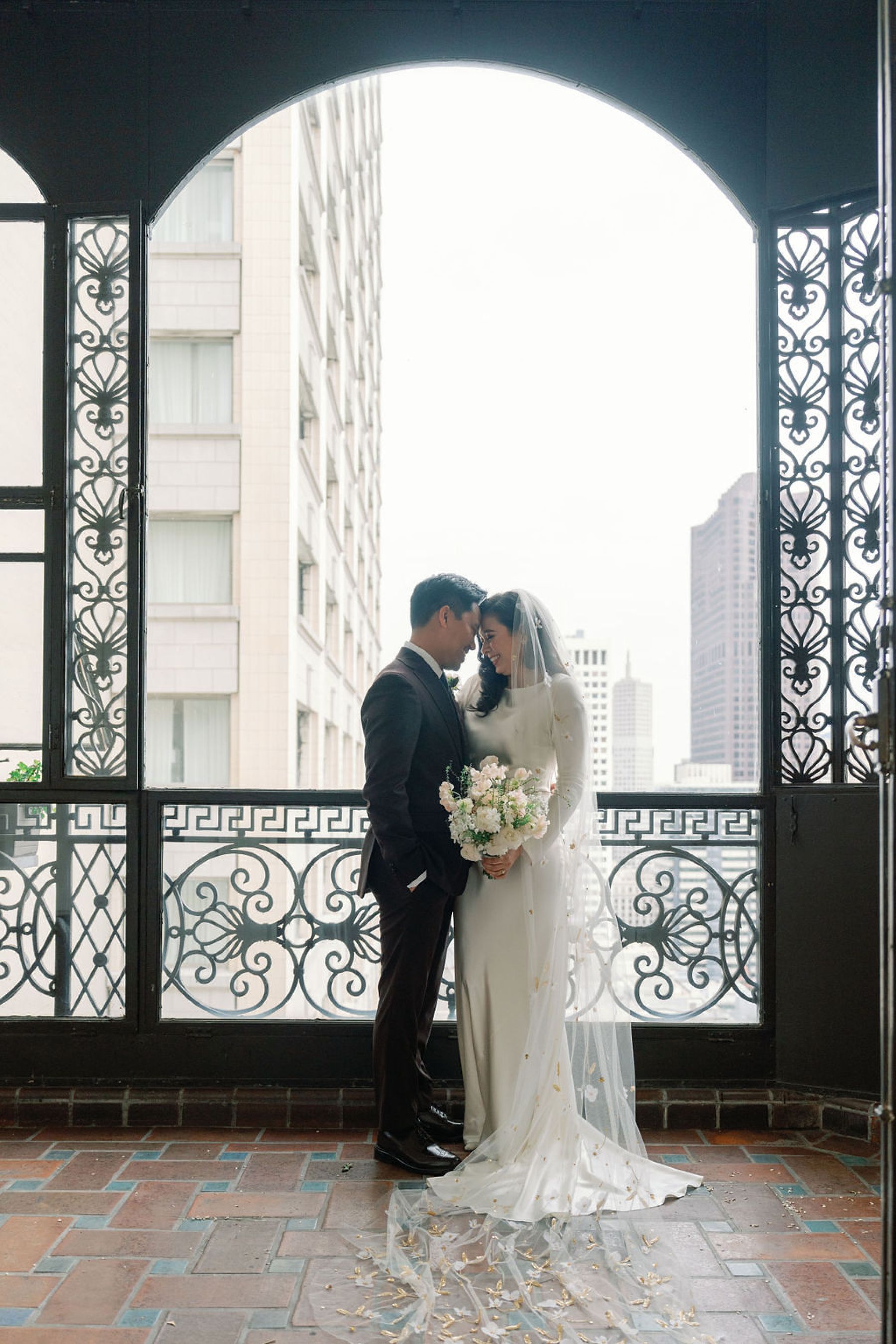 Heart in the City: Kerrie &amp; Daniel’s Elegant Wedding at San Francisco City Hall photo