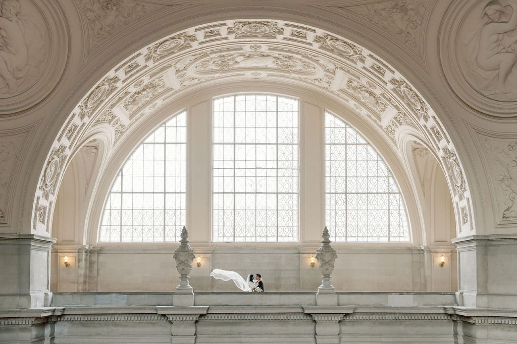 Heart in the City: Kerrie &amp; Daniel’s Elegant Wedding at San Francisco City Hall photo