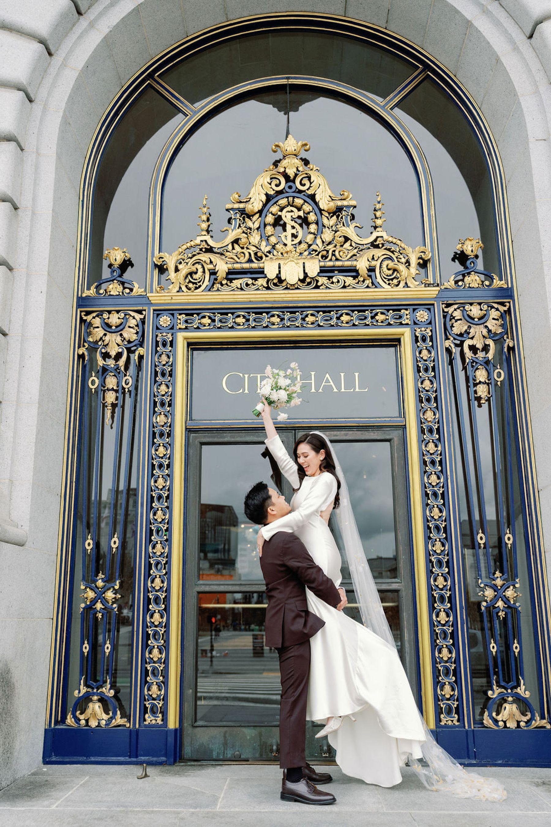 Heart in the City: Kerrie &amp; Daniel’s Elegant Wedding at San Francisco City Hall photo