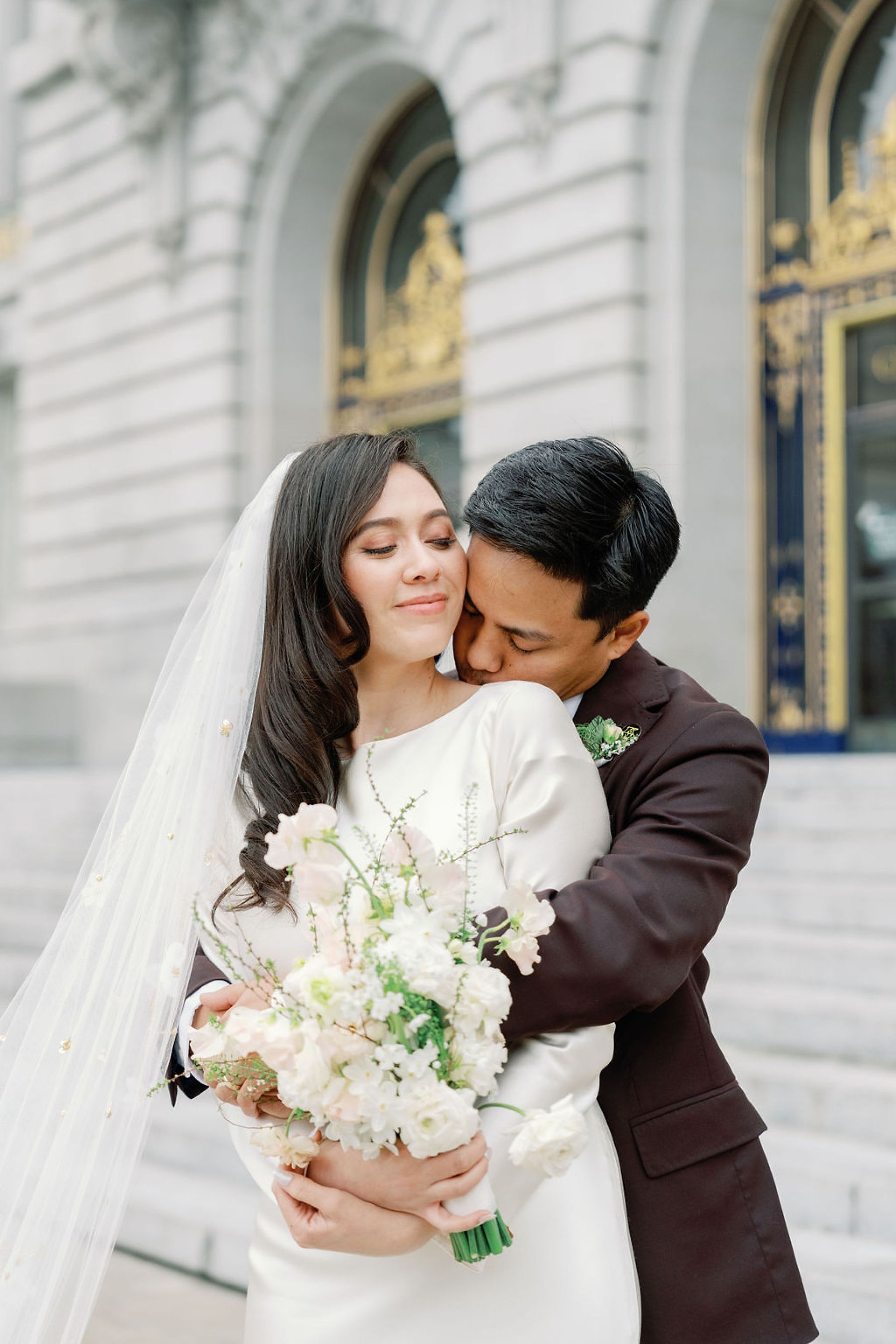 Heart in the City: Kerrie &amp; Daniel’s Elegant Wedding at San Francisco City Hall photo