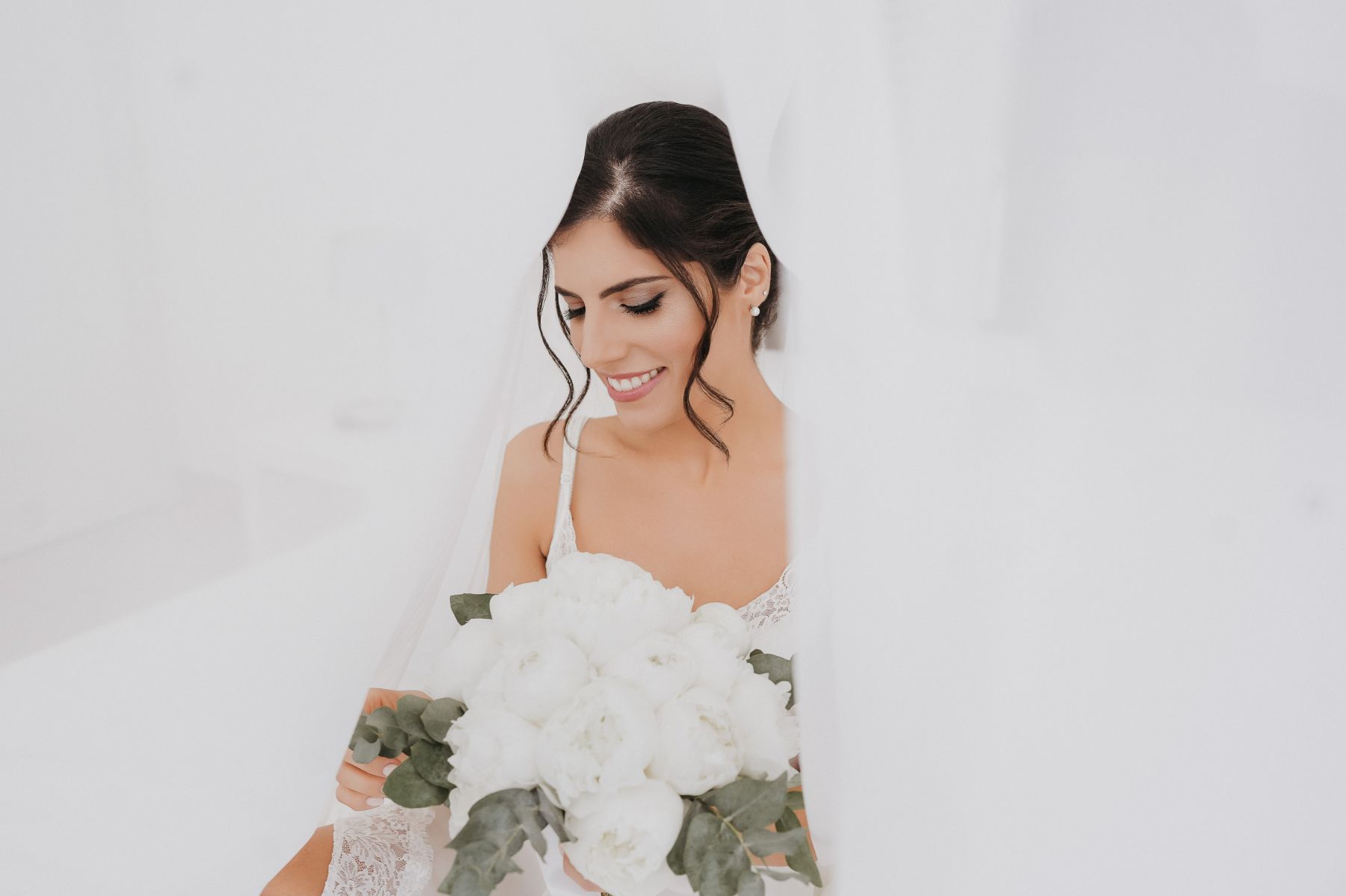 Waves of Love: Eleonora and Lorenzo's Magical Wedding at Castello Tafuri photo