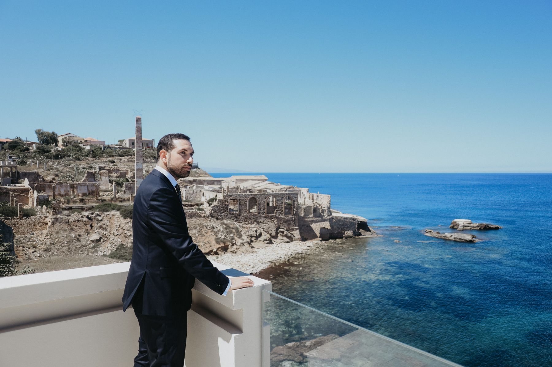 Waves of Love: Eleonora and Lorenzo's Magical Wedding at Castello Tafuri photo