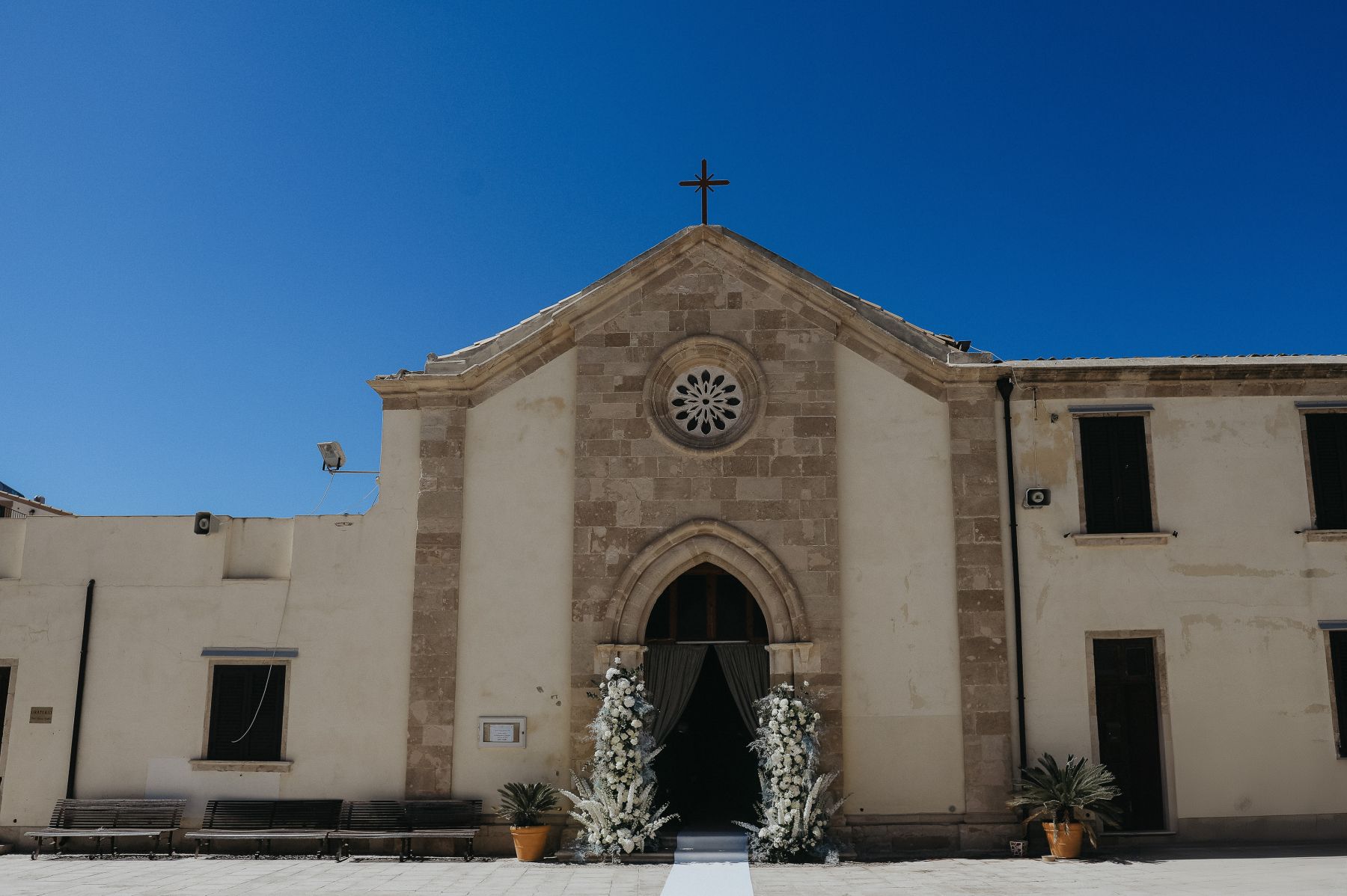 Waves of Love: Eleonora and Lorenzo's Magical Wedding at Castello Tafuri photo