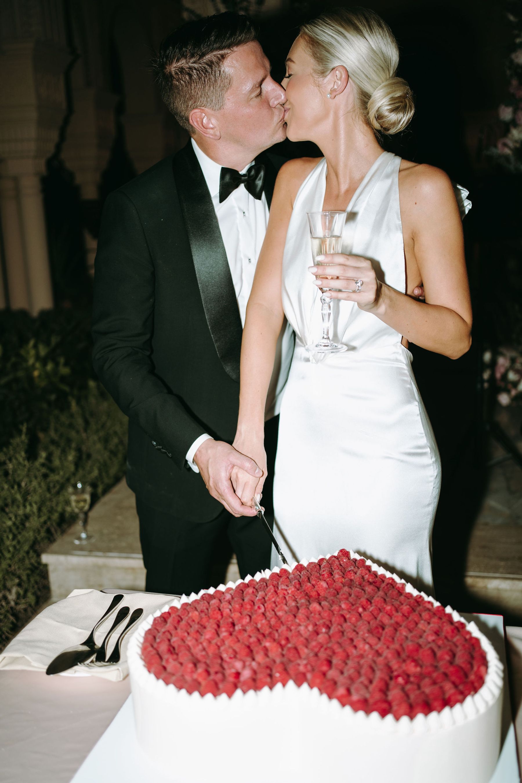 Love in Full Bloom: Molly and Clinton's Dream Wedding at One&amp;Only The Palm Dubai photo