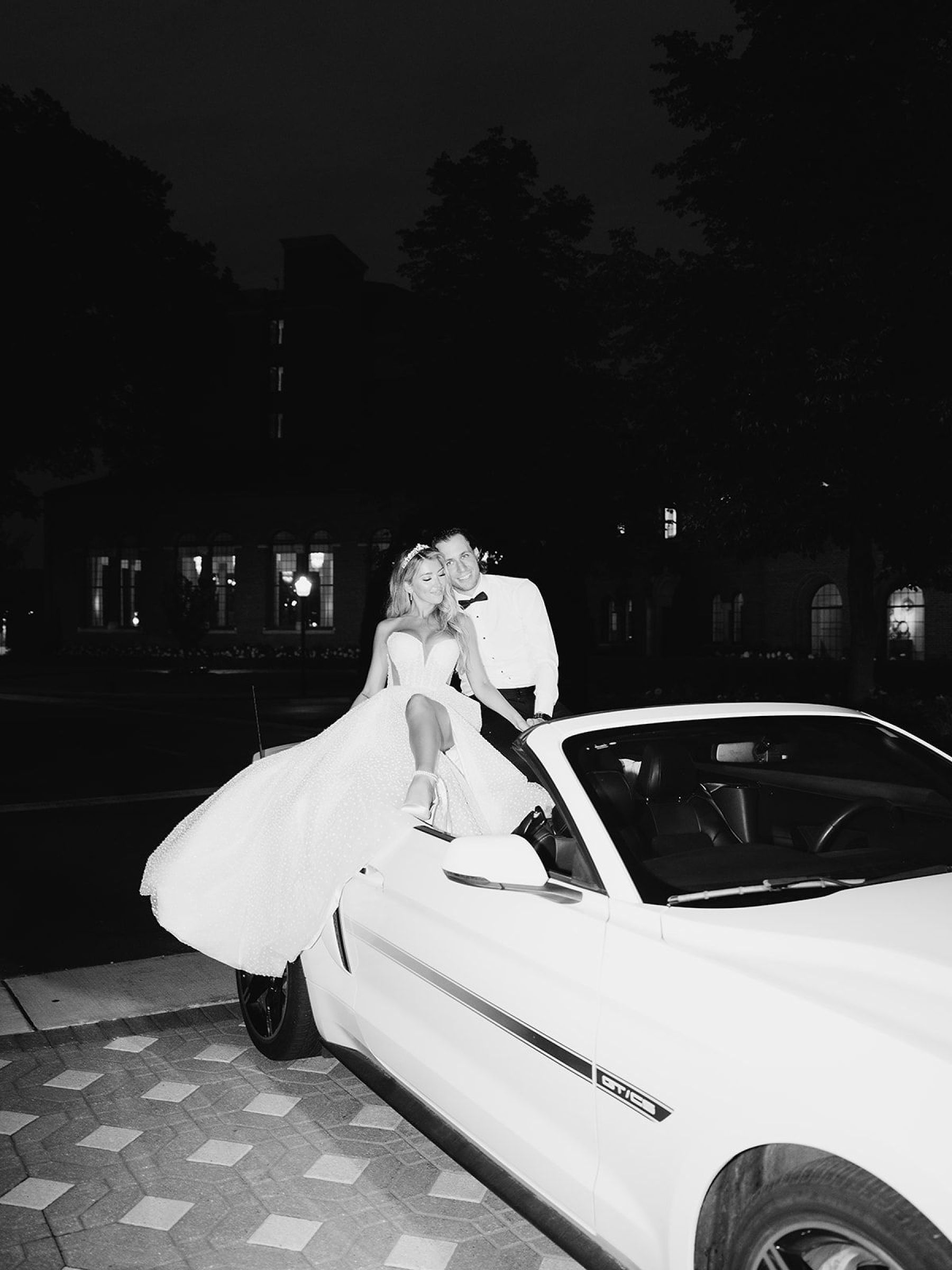 Jenna and Turner's Glamorous Black and White Wedding at Saint John’s Resort photo