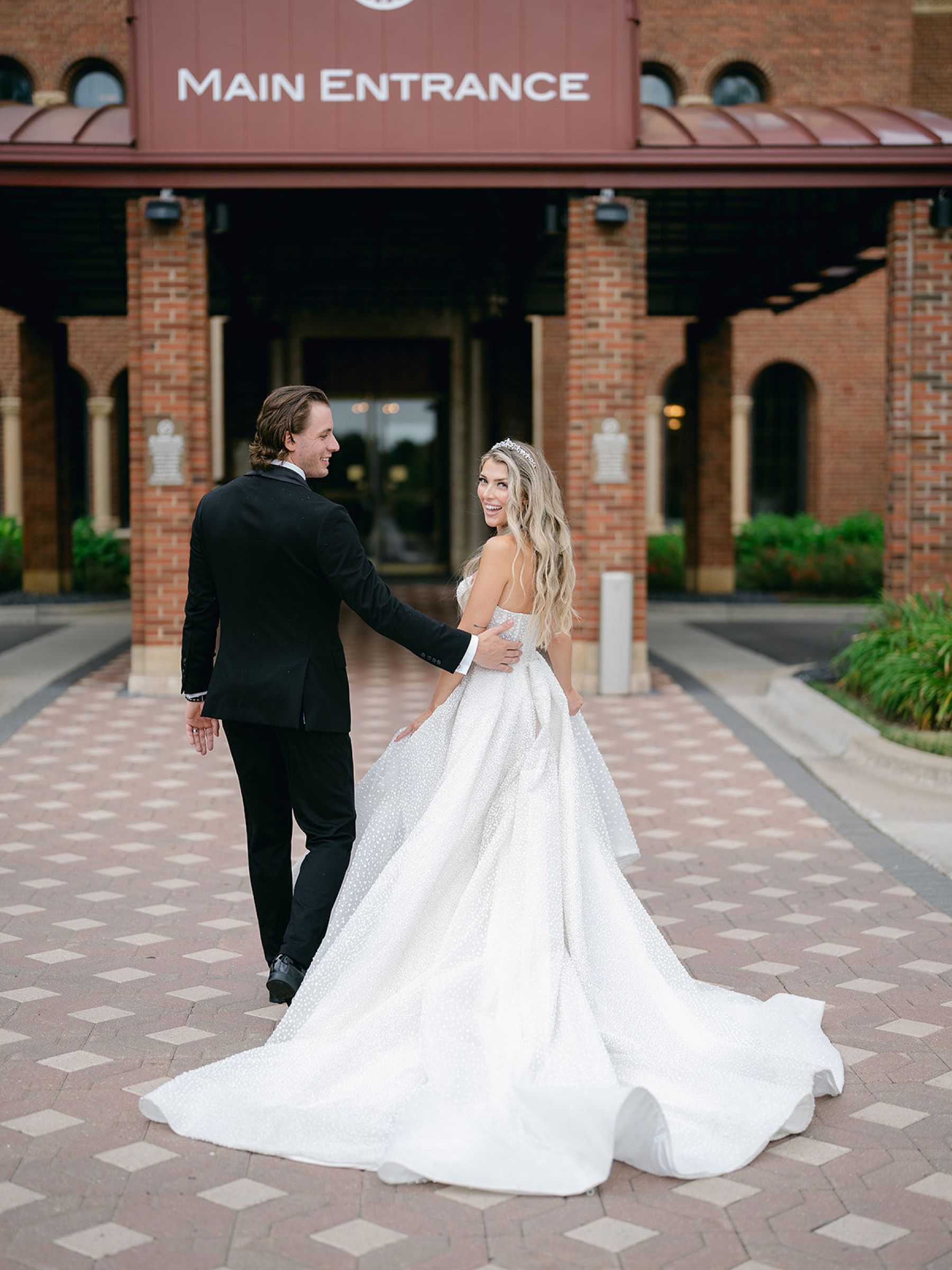 Jenna and Turner's Glamorous Black and White Wedding at Saint John’s Resort photo