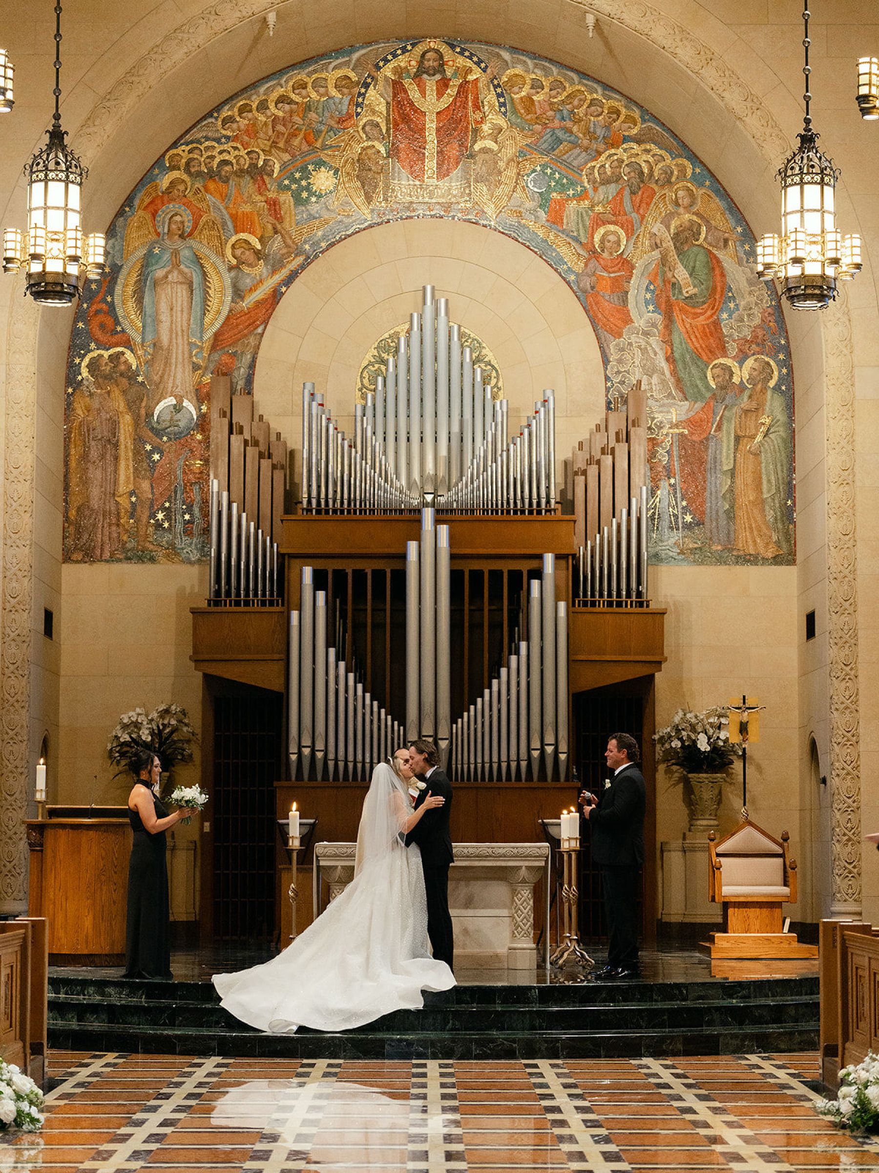 Jenna and Turner's Glamorous Black and White Wedding at Saint John’s Resort photo
