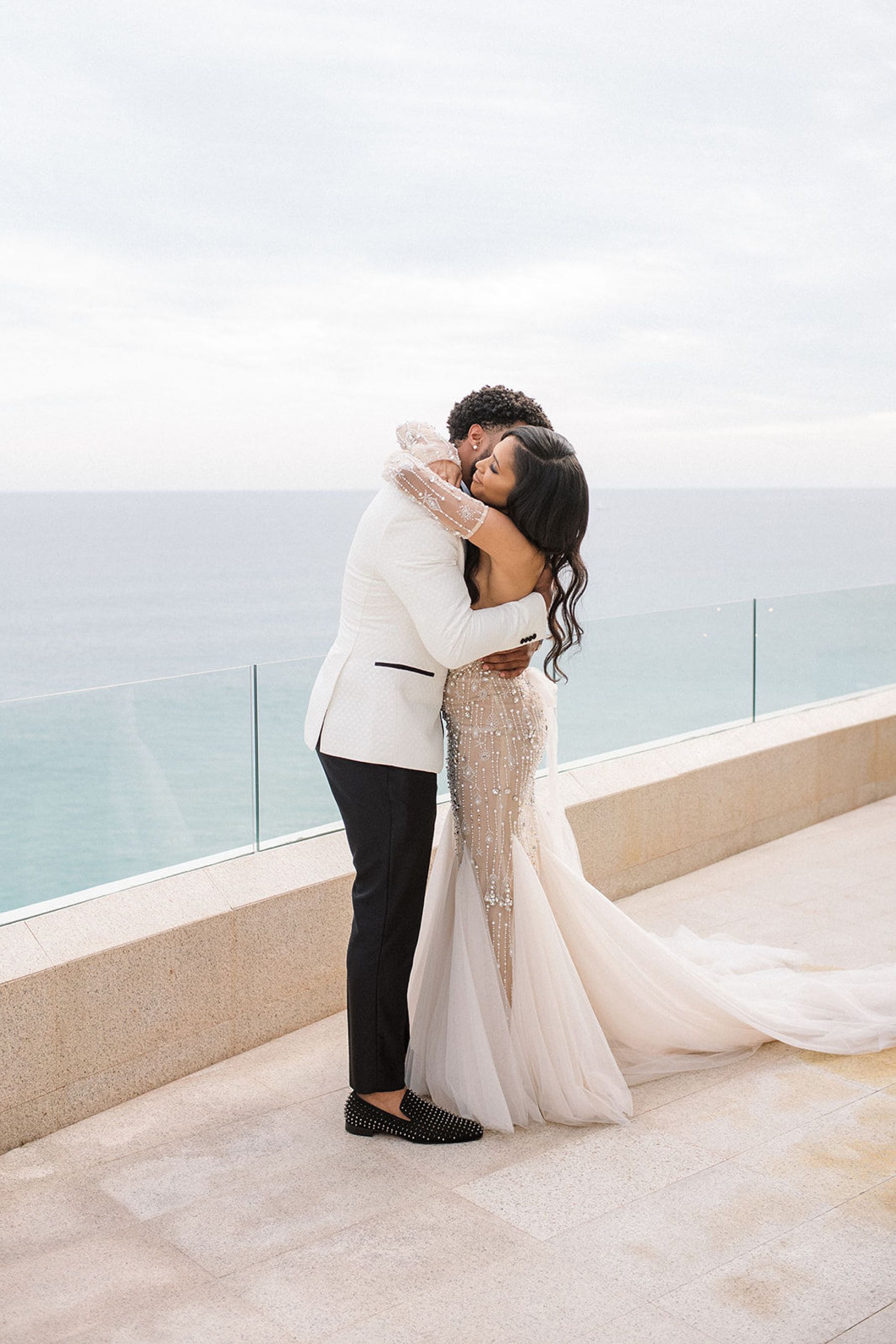 Deana &amp; Reggie: A Modern Elegant Destination Wedding at Sunset Monalisa photo