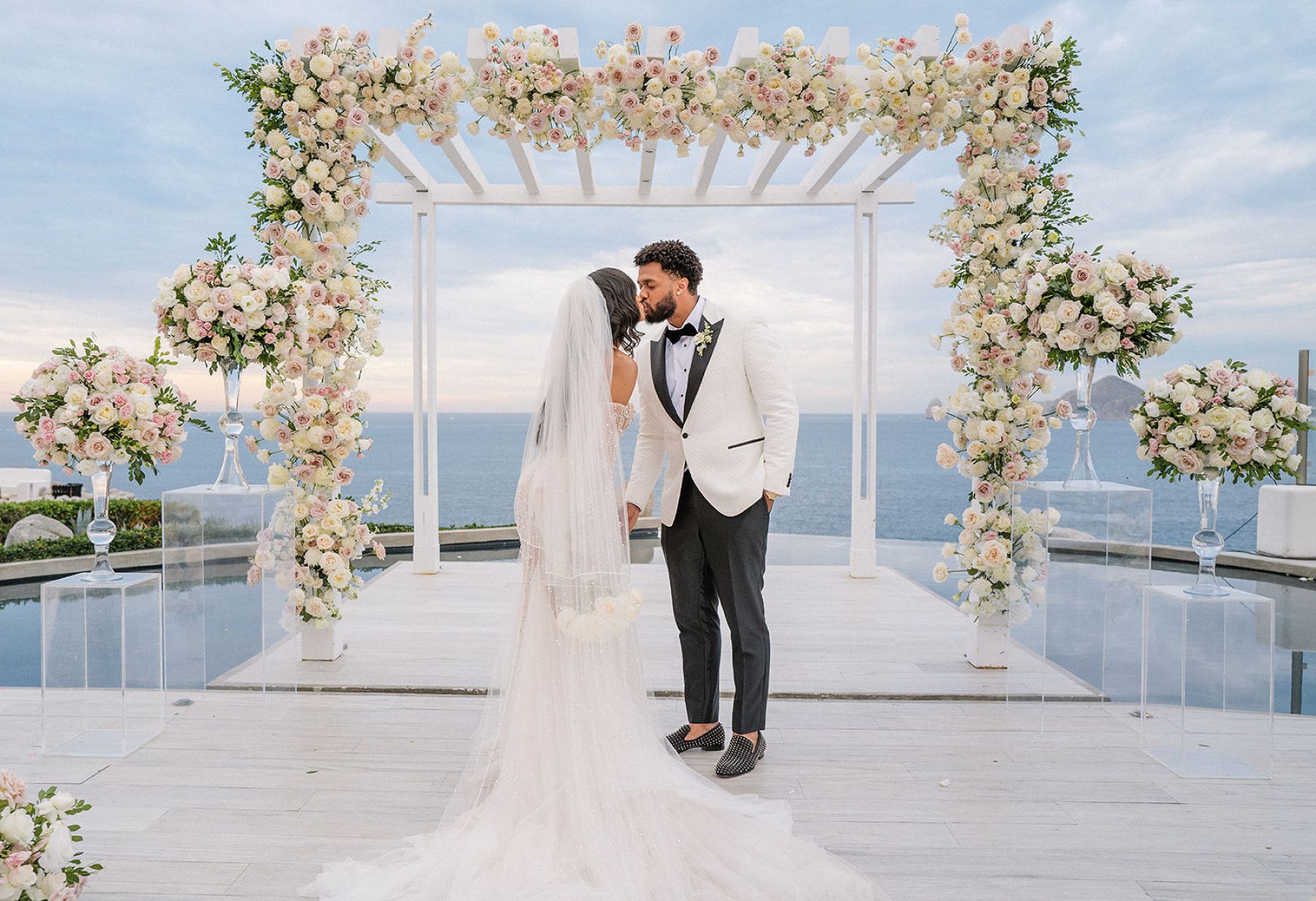 Deana &amp; Reggie: A Modern Elegant Destination Wedding at Sunset Monalisa photo
