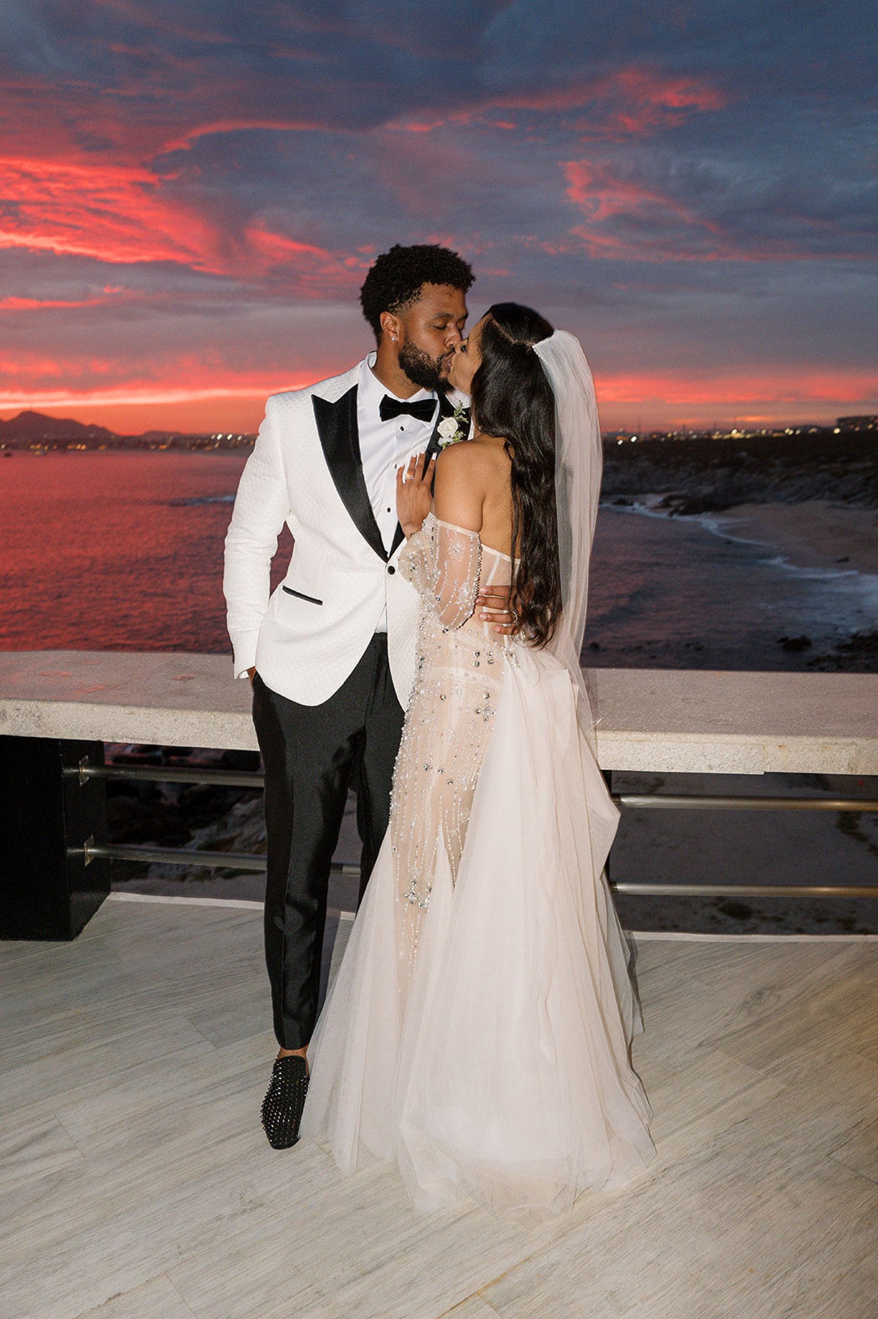 Deana &amp; Reggie: A Modern Elegant Destination Wedding at Sunset Monalisa photo