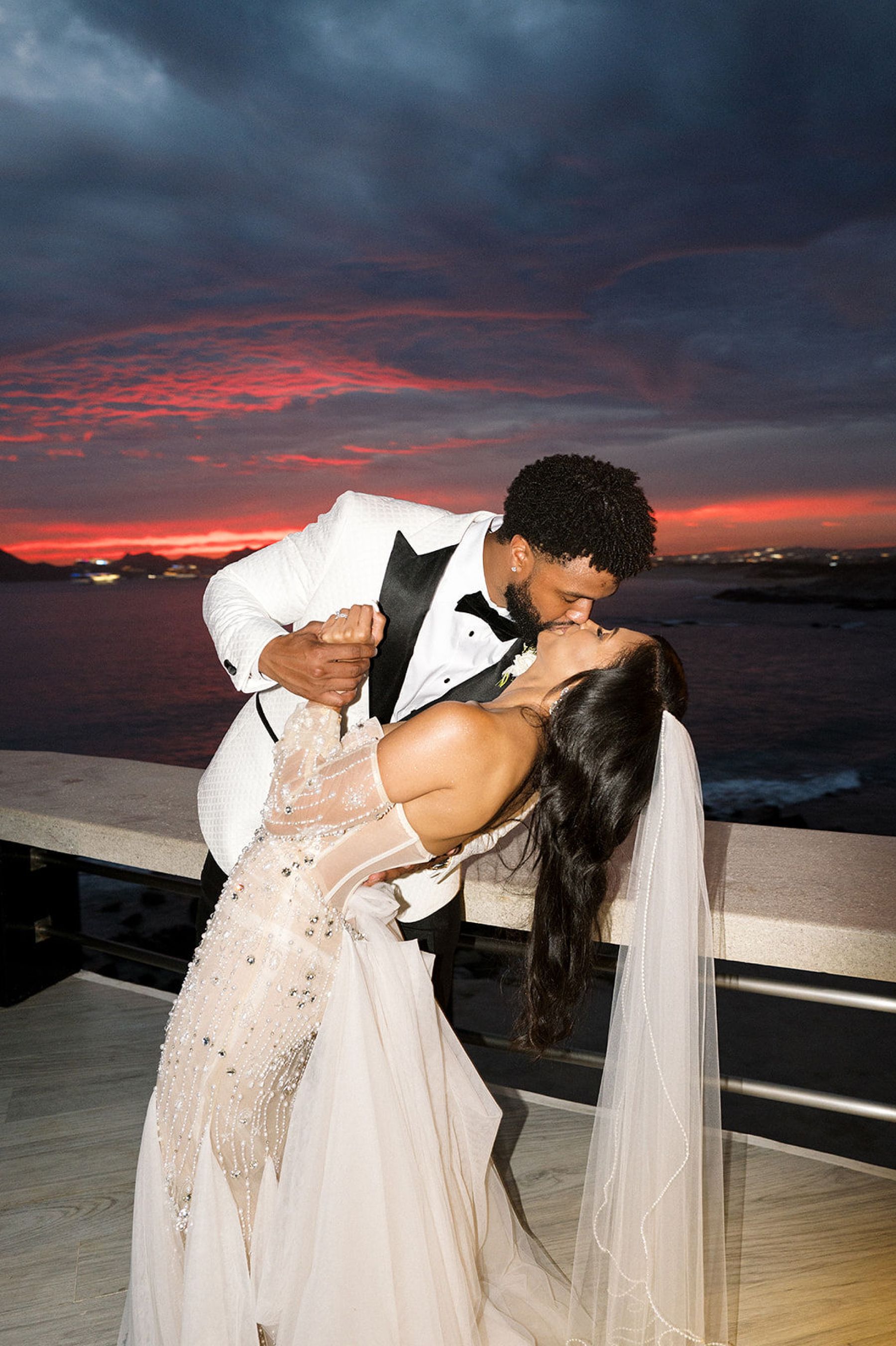 Deana &amp; Reggie: A Modern Elegant Destination Wedding at Sunset Monalisa photo