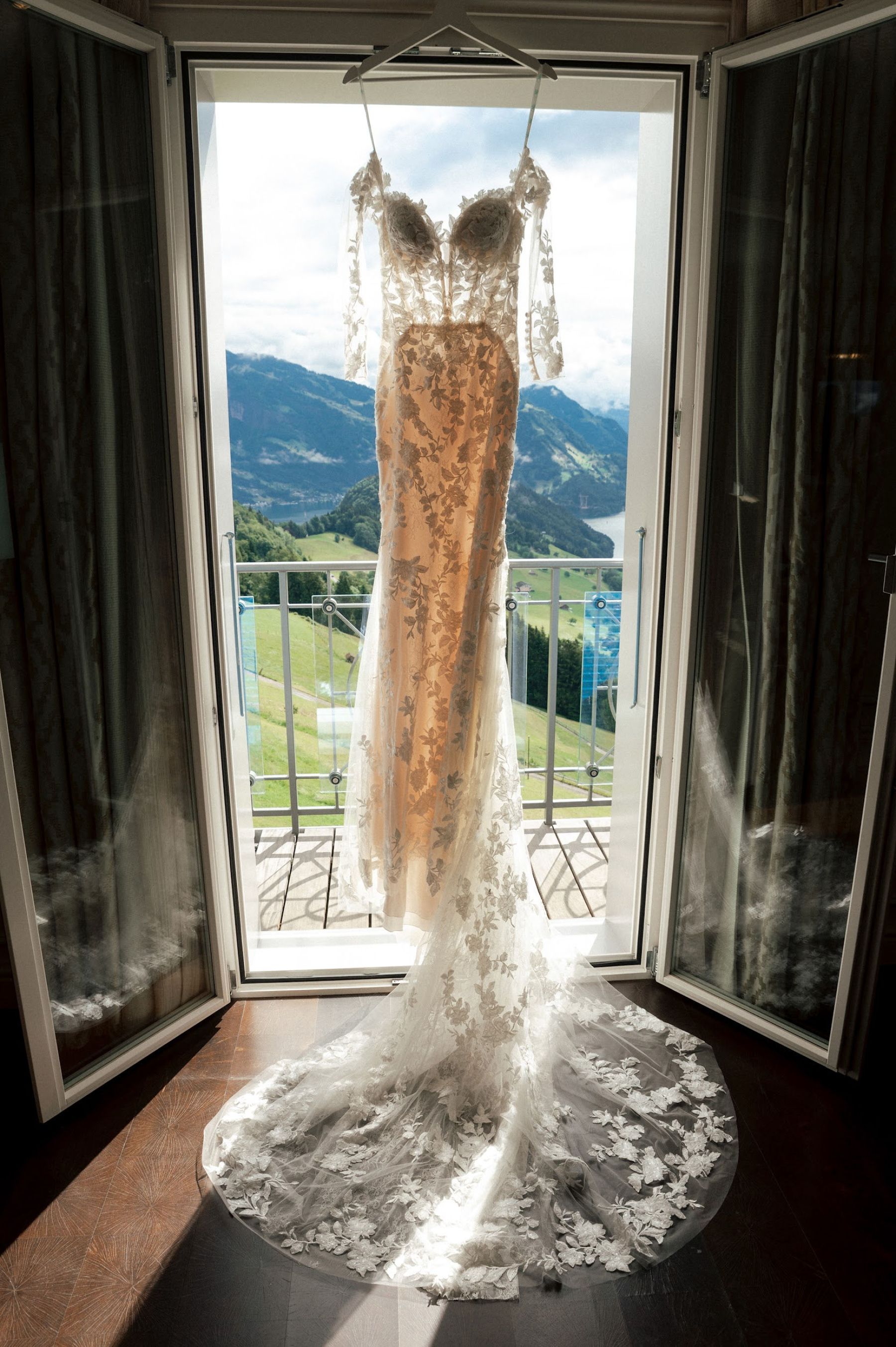 A Romantic Swiss Mountain Celebration: Alina &amp; Alex's Elegant Wedding at Villa Honegg photo