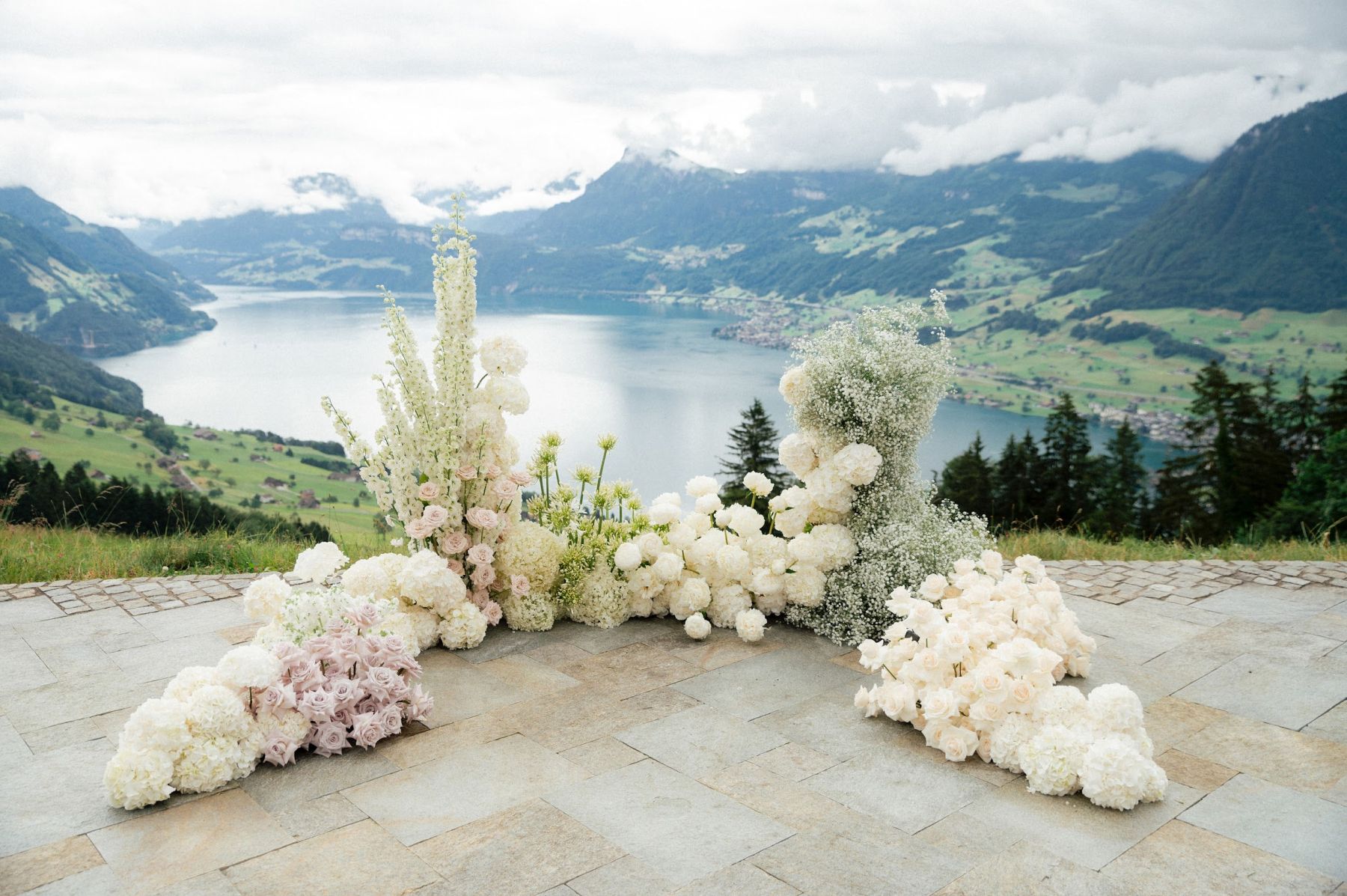 A Romantic Swiss Mountain Celebration: Alina &amp; Alex's Elegant Wedding at Villa Honegg photo