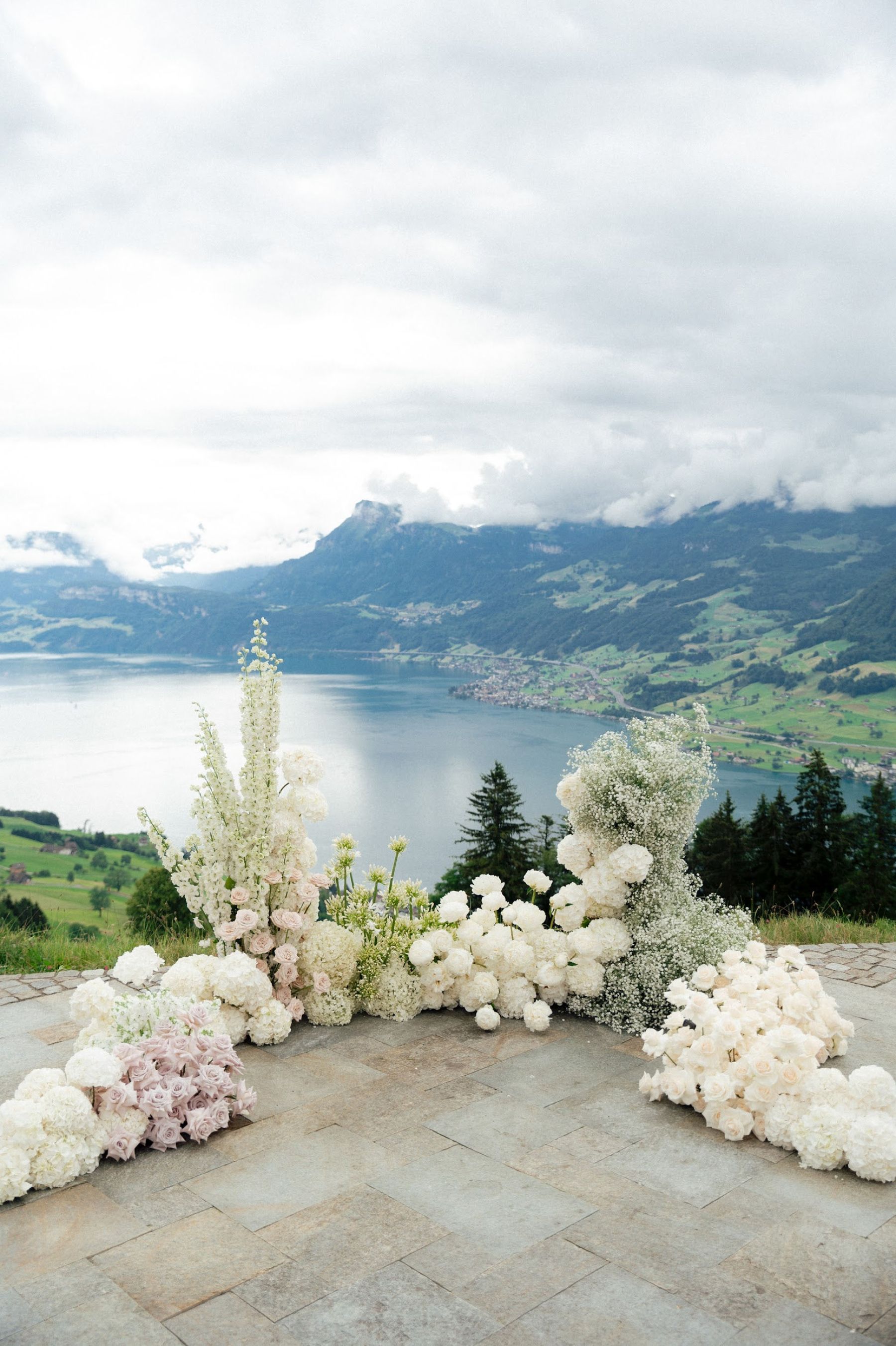 A Romantic Swiss Mountain Celebration: Alina &amp; Alex's Elegant Wedding at Villa Honegg photo