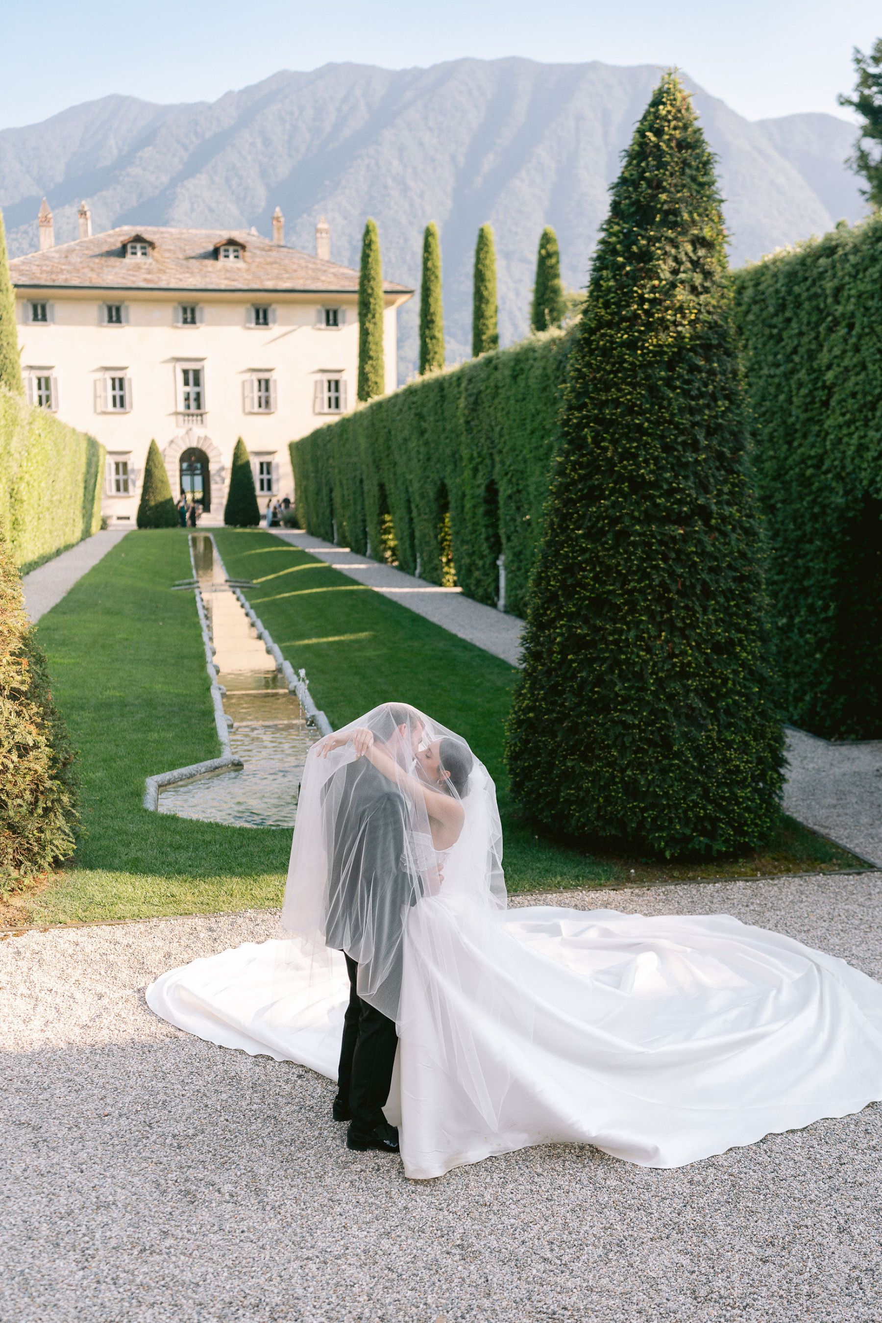 Romance in Lake Como: Liz and Kraeton’s Stunning Wedding at Villa Balbiano photo