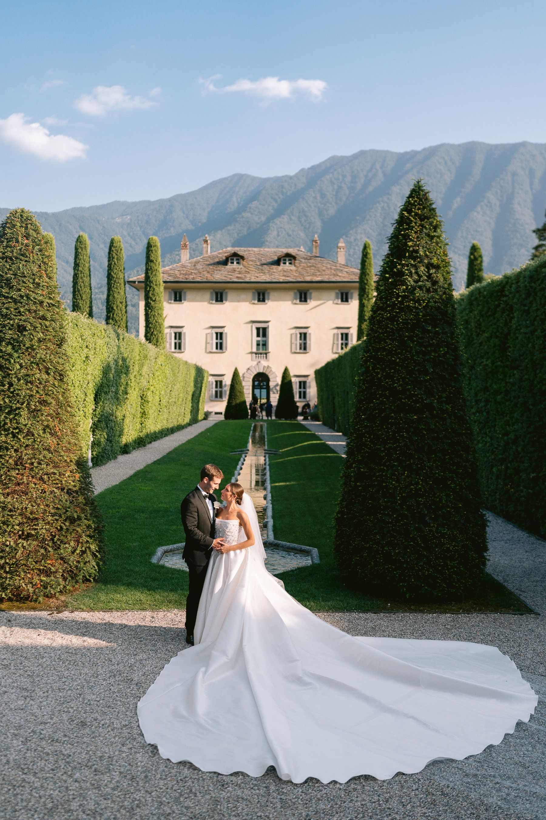 Romance in Lake Como: Liz and Kraeton’s Stunning Wedding at Villa Balbiano photo