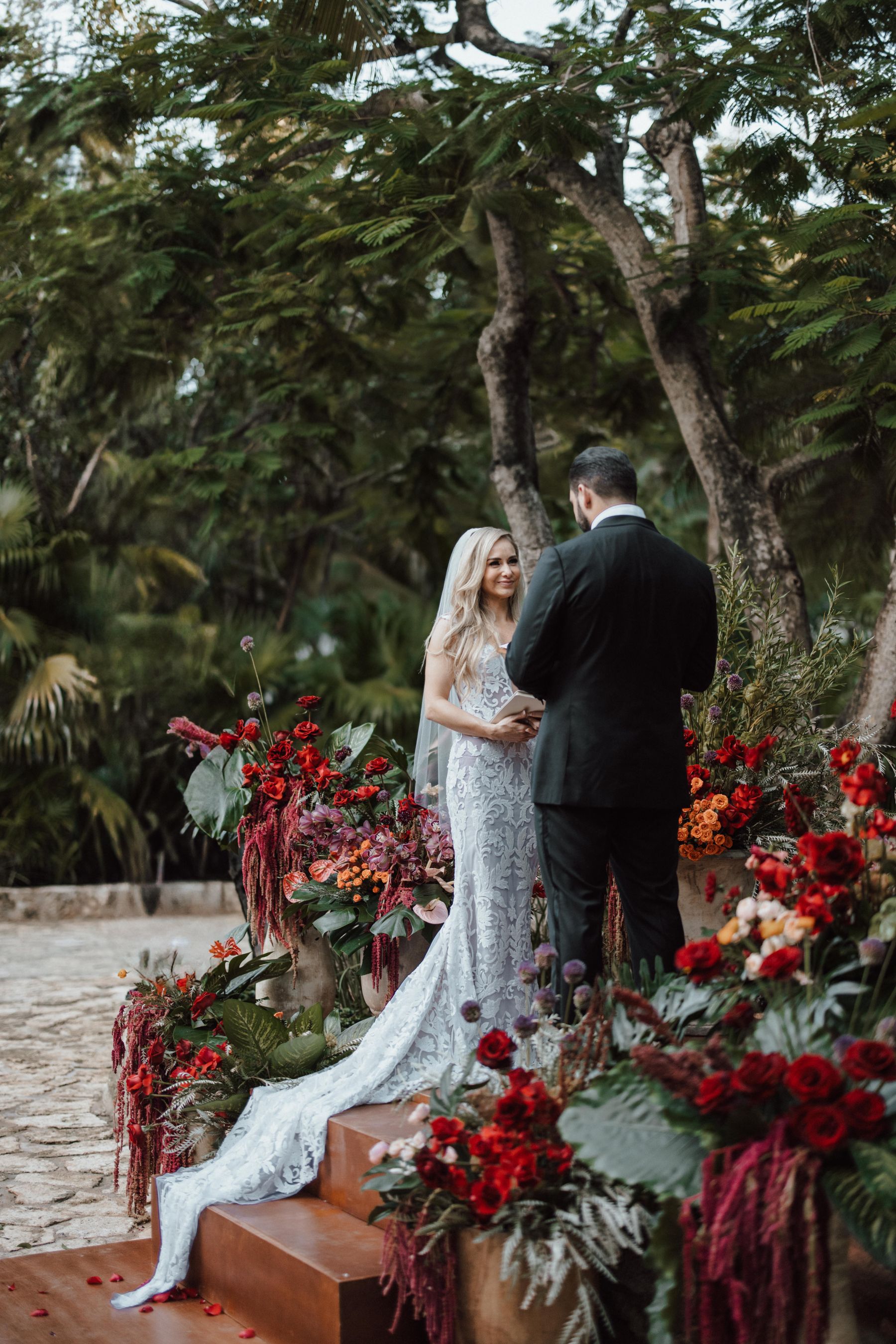 Crystal &amp; Anthony's Luxe Jungle Wedding at Maroma, A Belmond Hotel photo