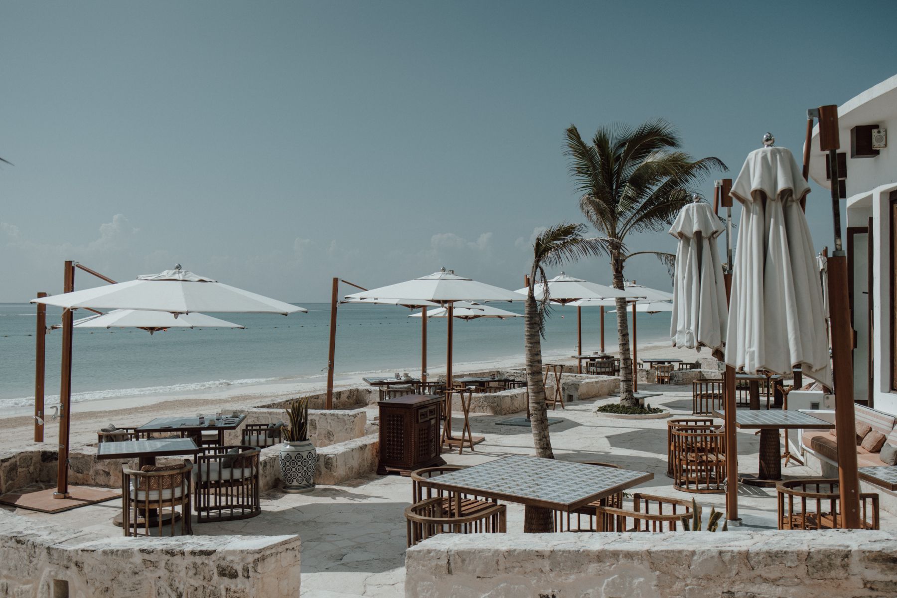 Crystal &amp; Anthony's Luxe Jungle Wedding at Maroma, A Belmond Hotel photo