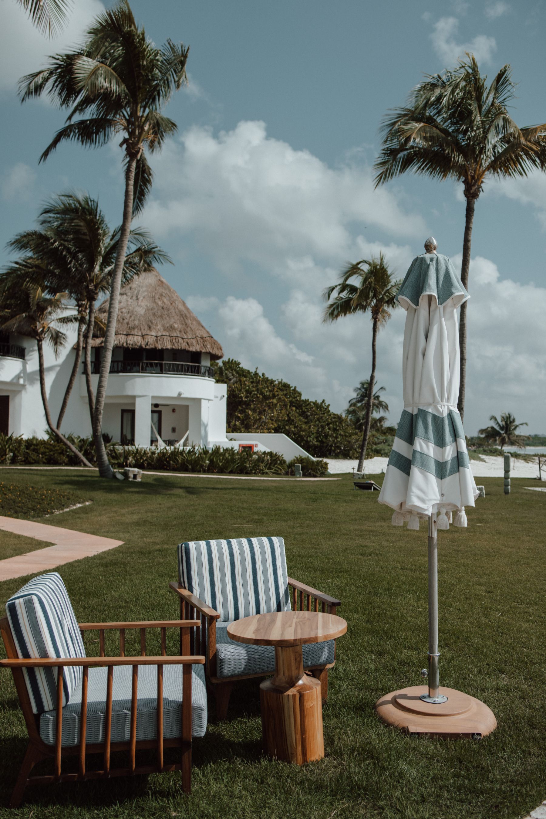 Crystal &amp; Anthony's Luxe Jungle Wedding at Maroma, A Belmond Hotel photo