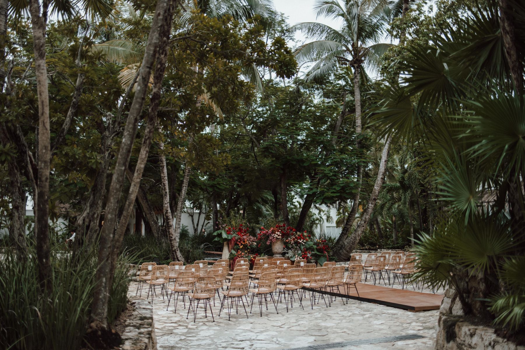 Crystal &amp; Anthony's Luxe Jungle Wedding at Maroma, A Belmond Hotel photo