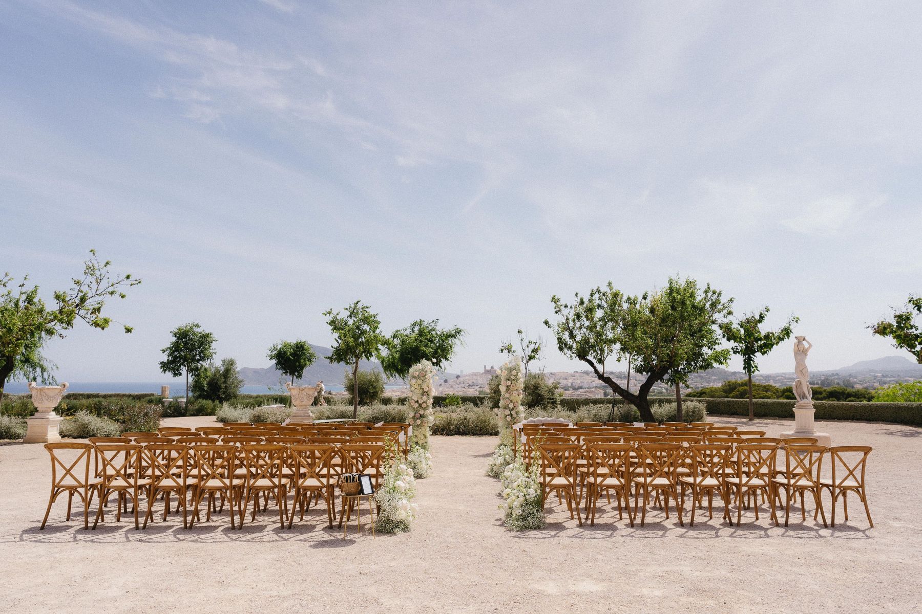 A Contemporary Spanish Romance: Alexandra &amp; Duncan's Elegant Wedding at Finca Marques de Montemolar photo