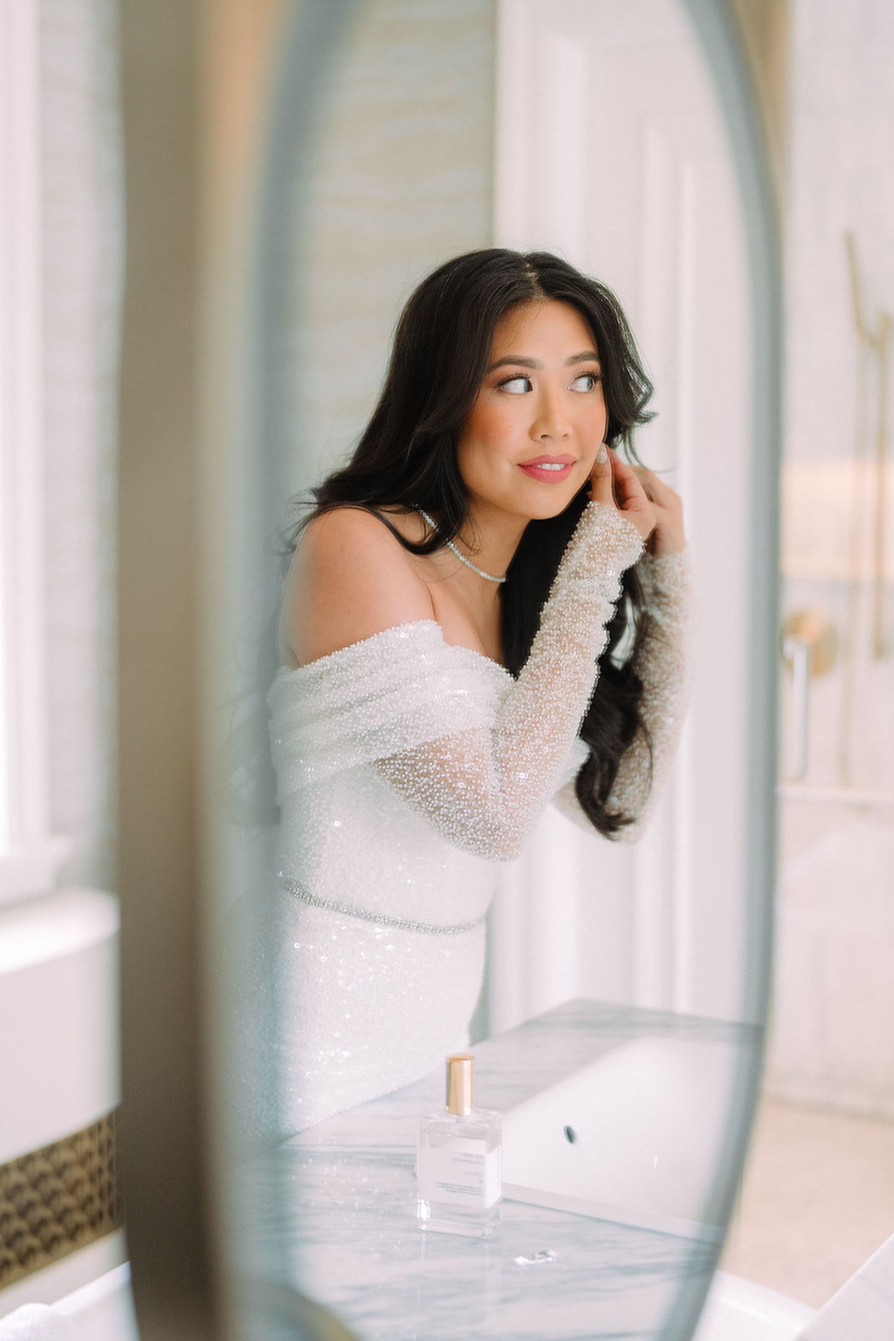 Timeless Romance: Sean and Hoang-Nghi’s Elegant Wedding at Chateau Laurier photo