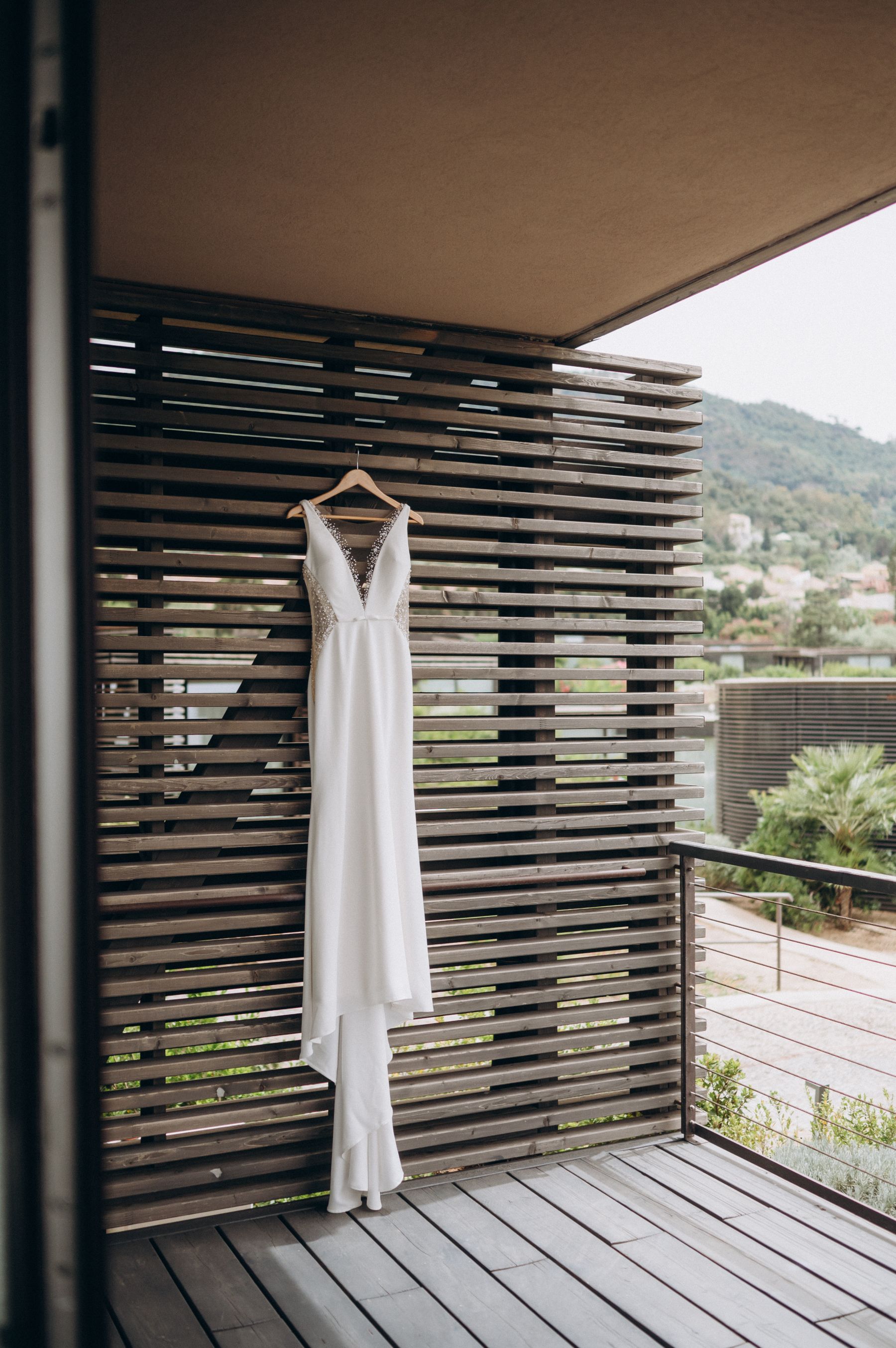 Romantic Seaside Celebration: Anna and Janny's Charming Wedding at Le Calette photo