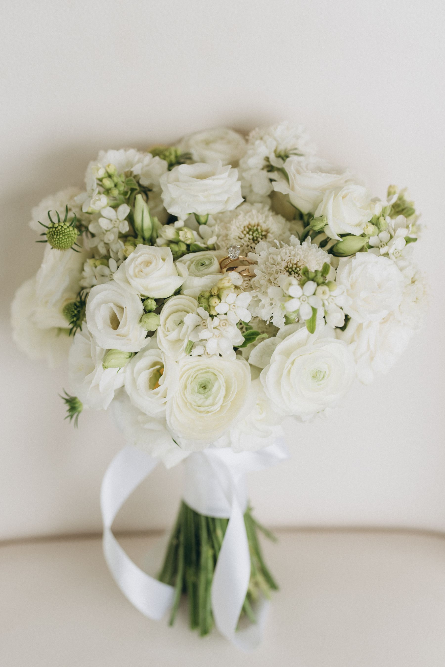 Romantic Seaside Celebration: Anna and Janny's Charming Wedding at Le Calette photo