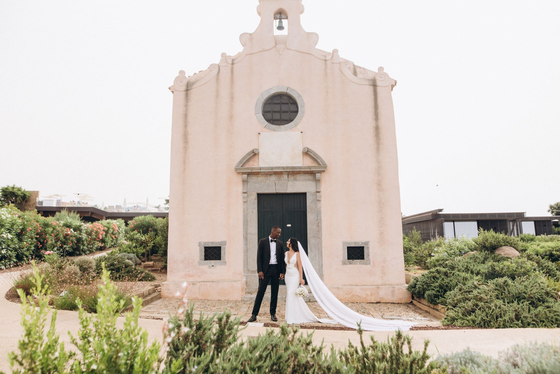Romantic Seaside Celebration: Anna and Janny's Charming Wedding at Le Calette photo