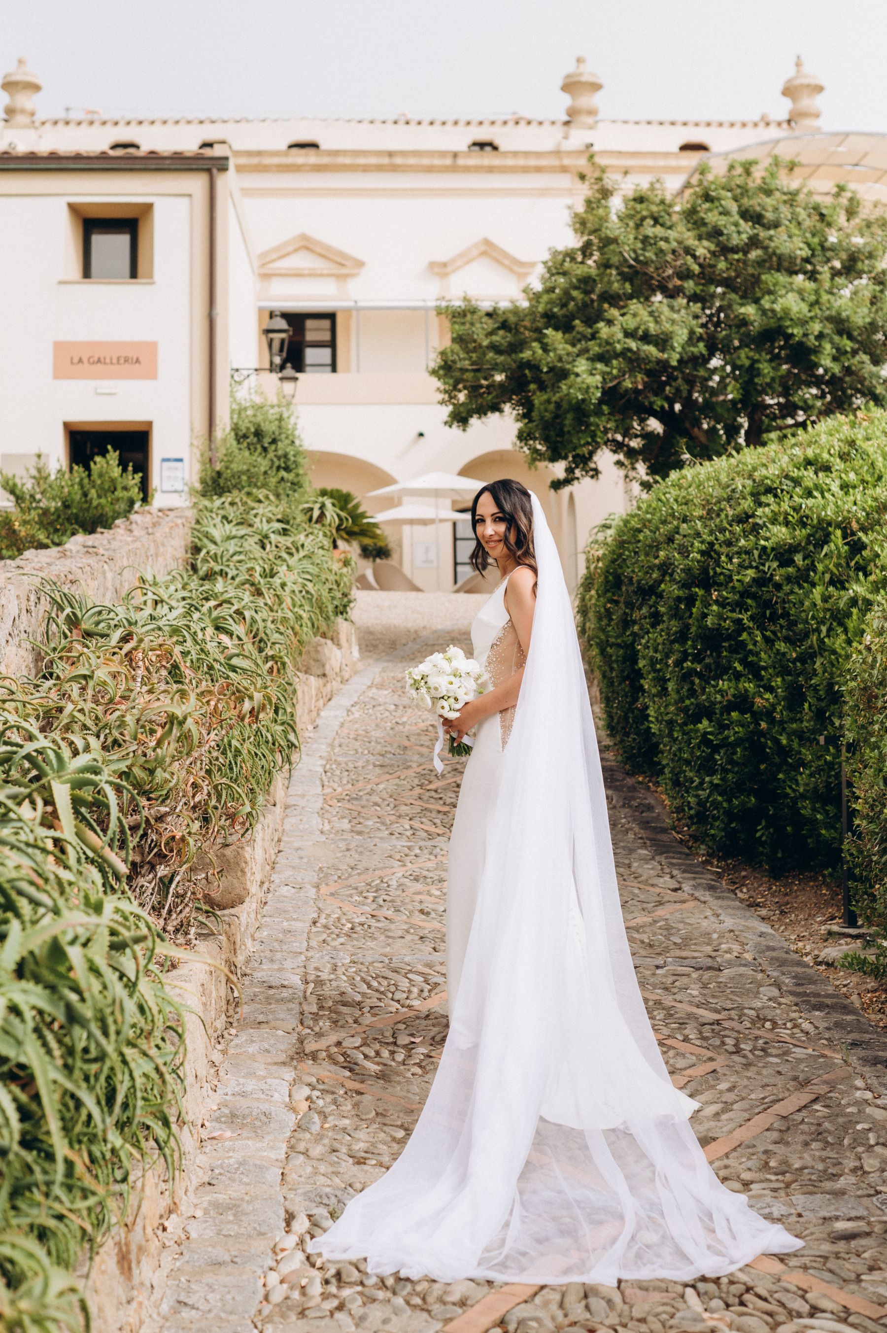 Romantic Seaside Celebration: Anna and Janny's Charming Wedding at Le Calette photo