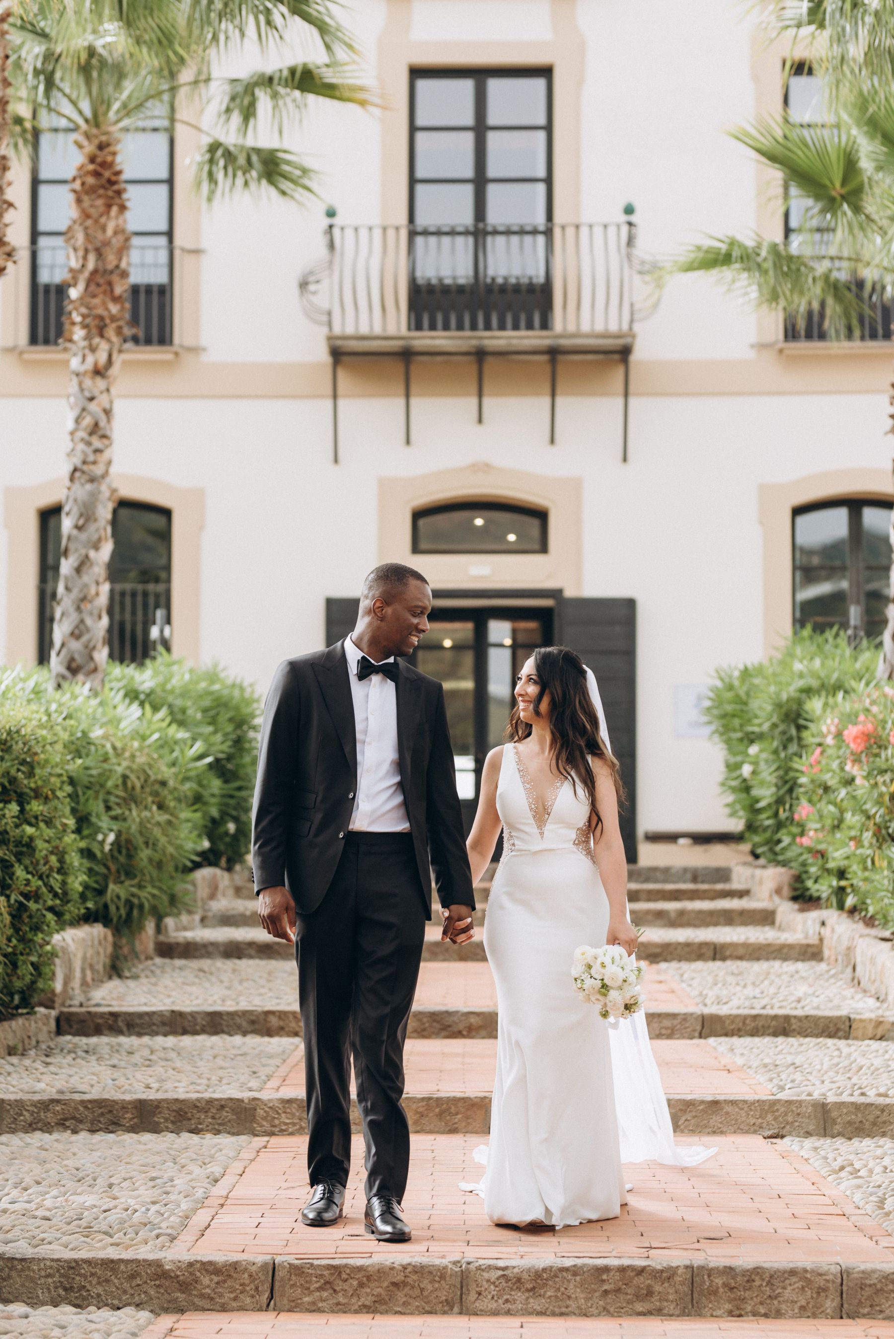 Romantic Seaside Celebration: Anna and Janny's Charming Wedding at Le Calette photo