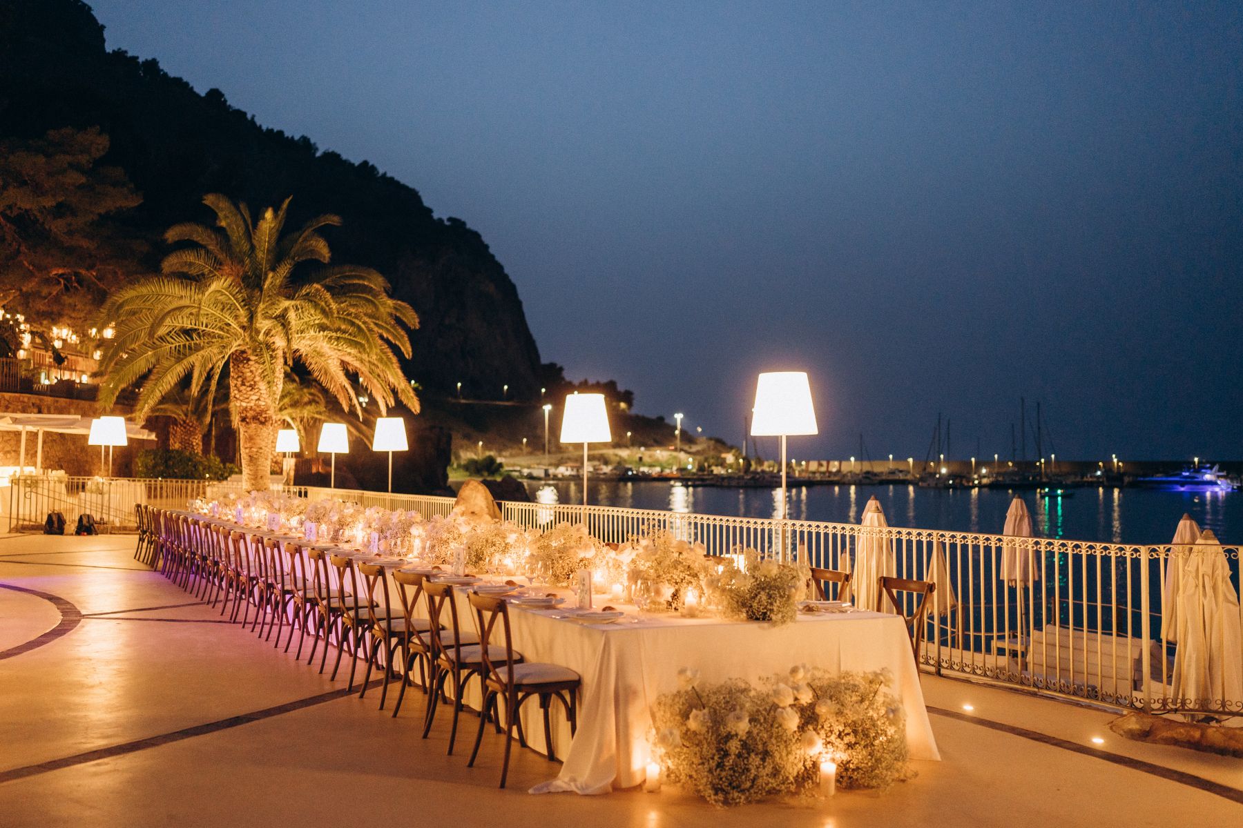 Romantic Seaside Celebration: Anna and Janny's Charming Wedding at Le Calette photo